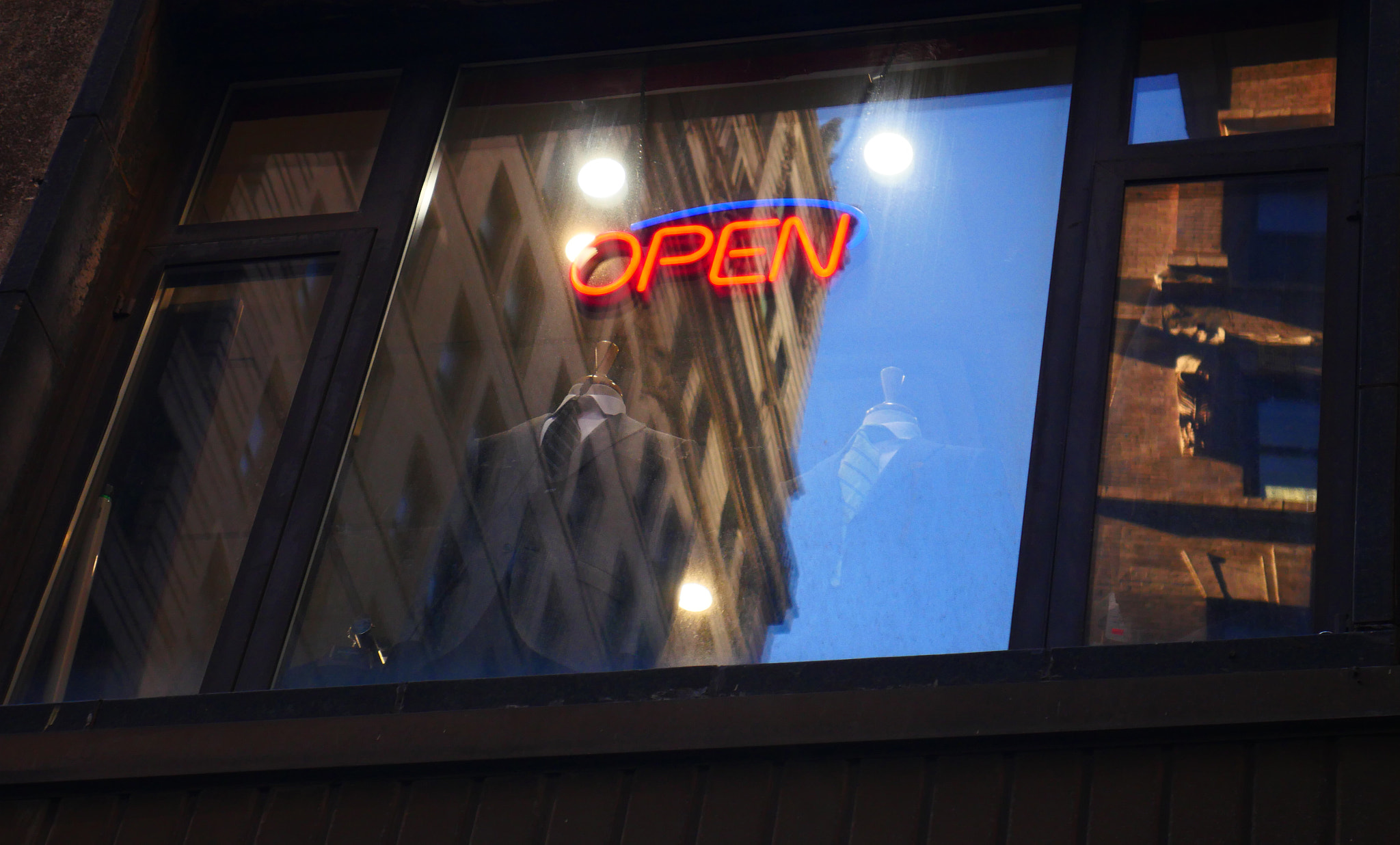 Panasonic Lumix DMC-GX8 sample photo. Neon light photography