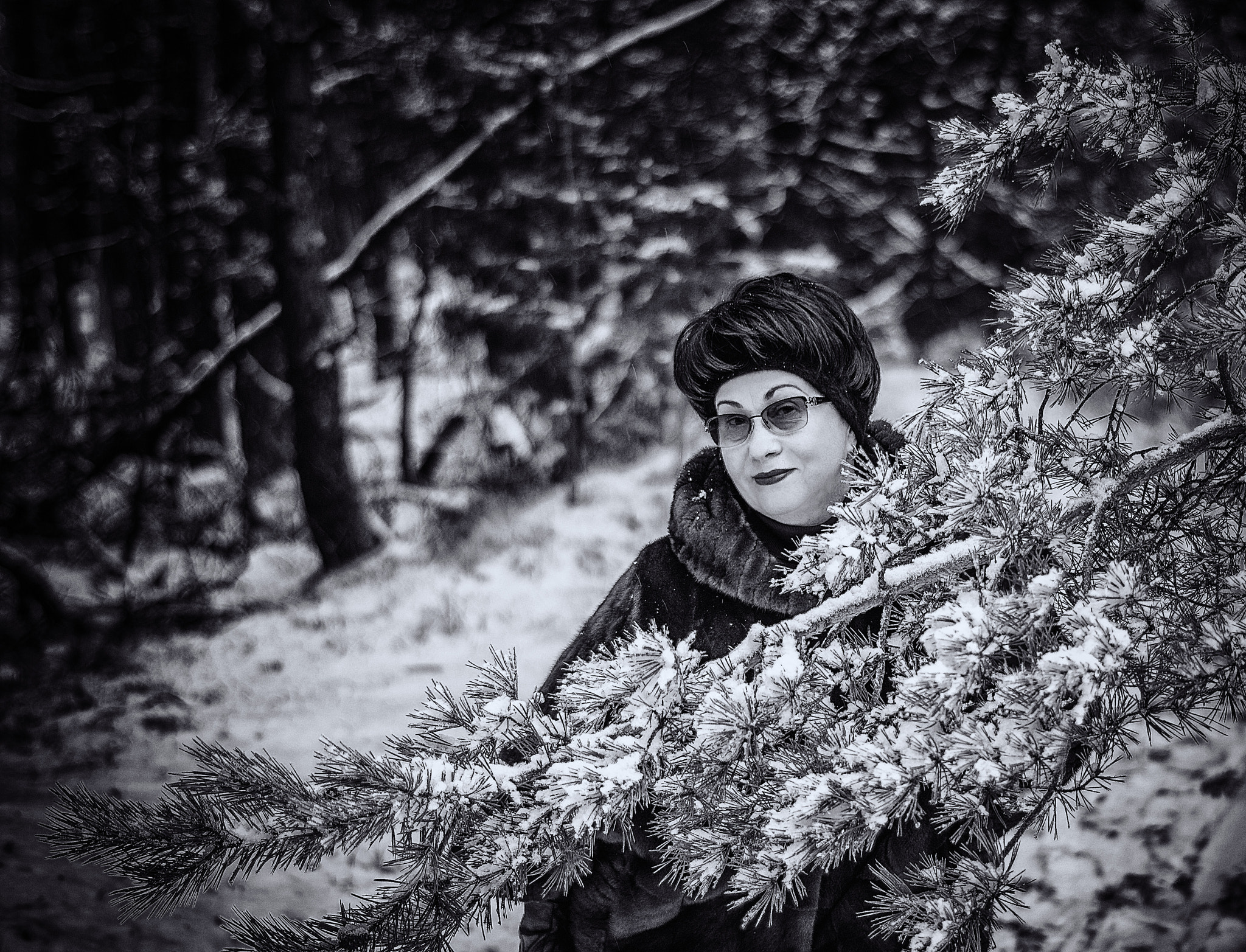 Pentax smc DA 50mm F1.8 sample photo. Lady winter photography