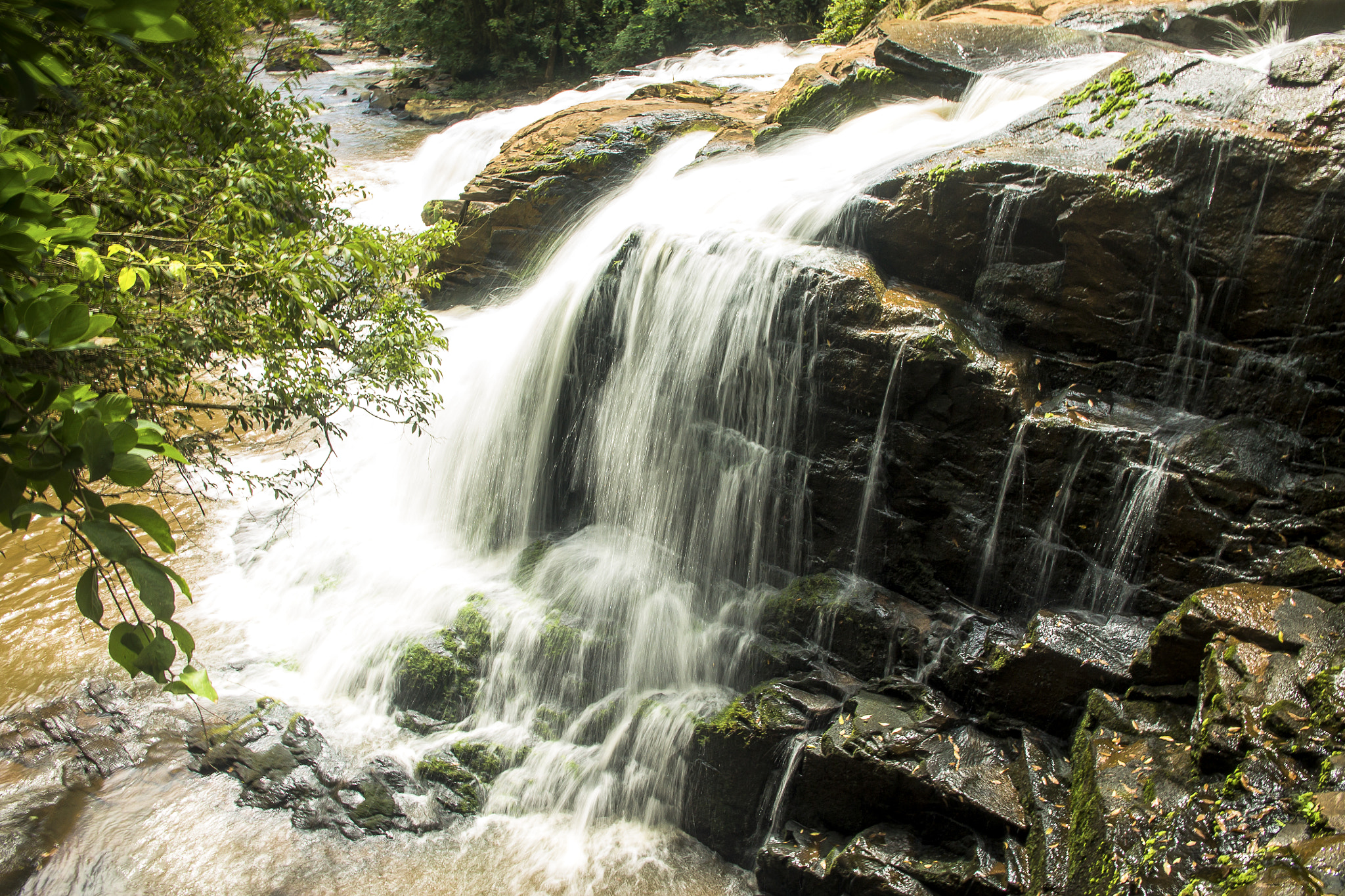 Canon EOS 1100D (EOS Rebel T3 / EOS Kiss X50) sample photo. Cachoeira photography