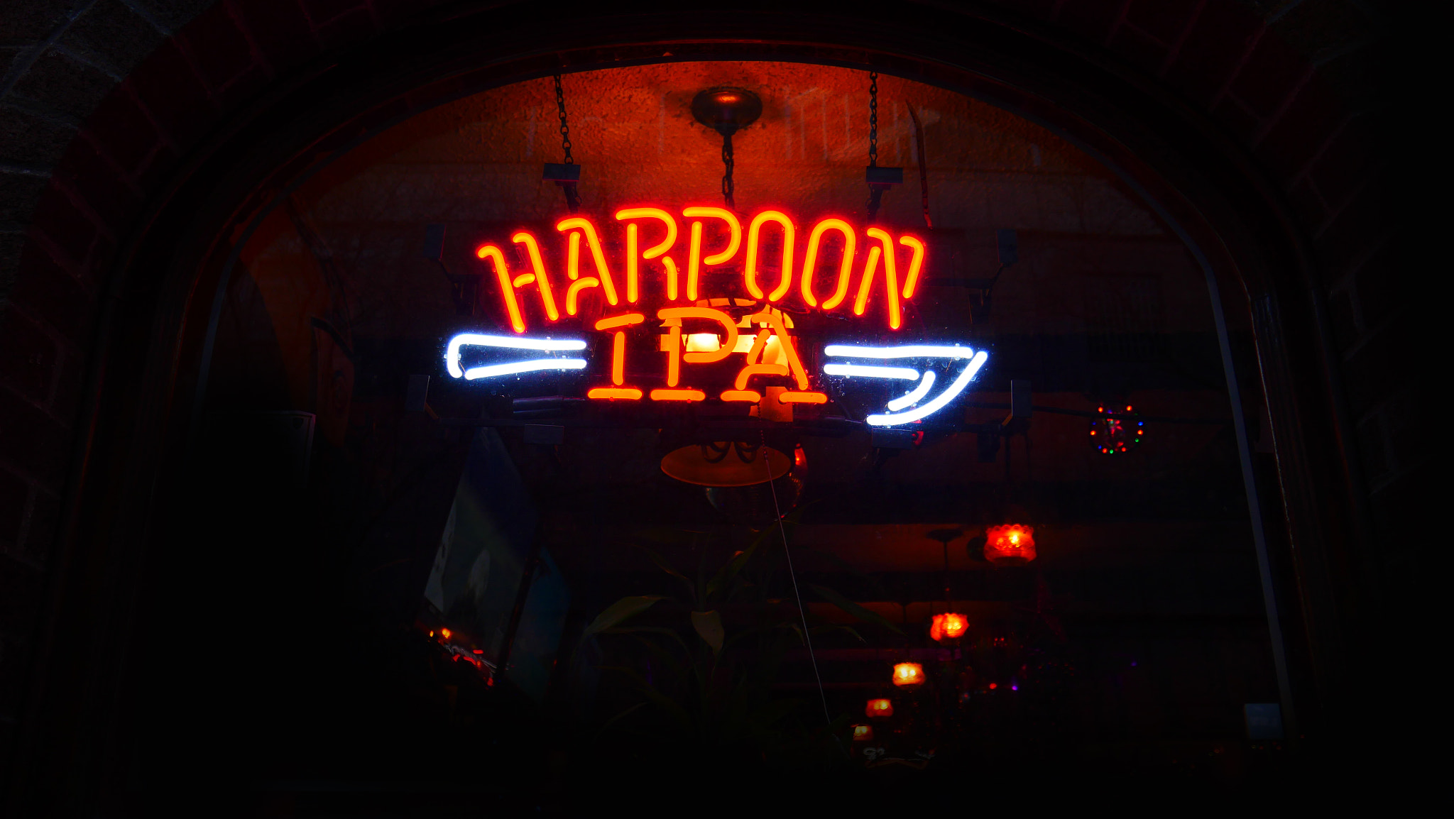Panasonic Lumix DMC-GX8 sample photo. Neon light photography