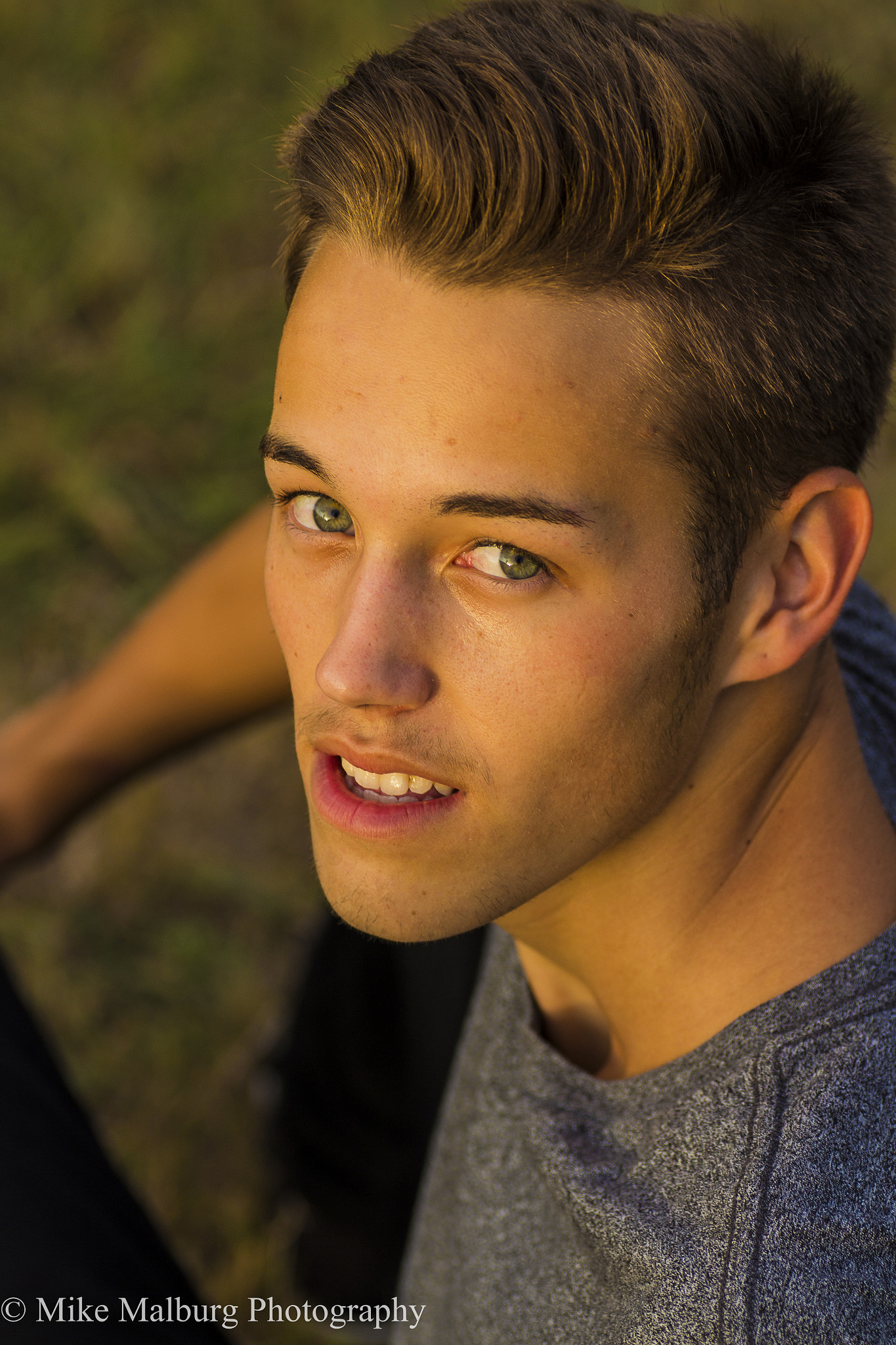 Canon EOS 650D (EOS Rebel T4i / EOS Kiss X6i) + Tamron SP AF 90mm F2.8 Di Macro sample photo. Ben's senior portrait photography