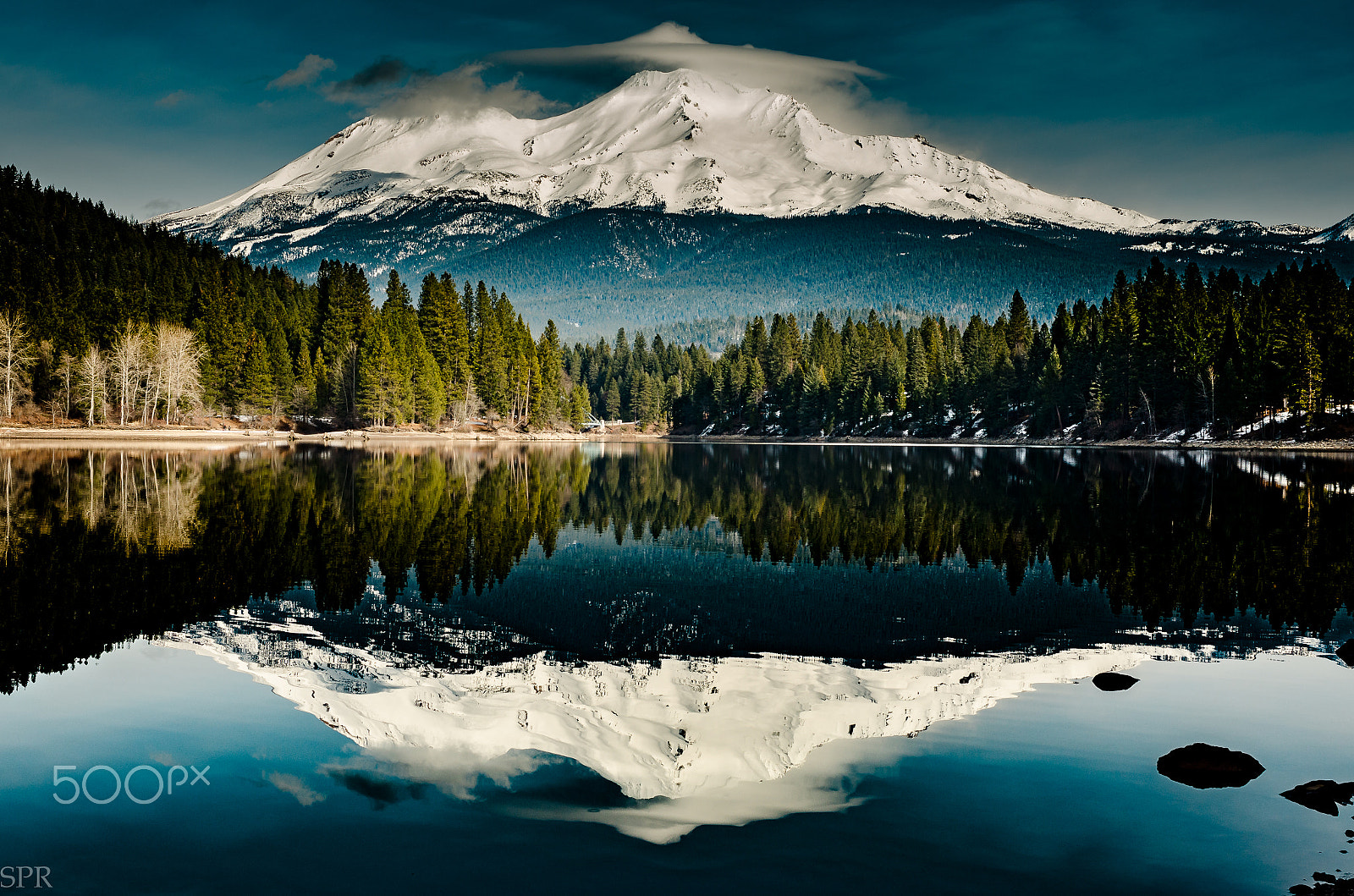 Nikon D7000 + Nikon AF-S Nikkor 35mm F1.4G sample photo. Mount shasta reflection over lake siskiyou photography