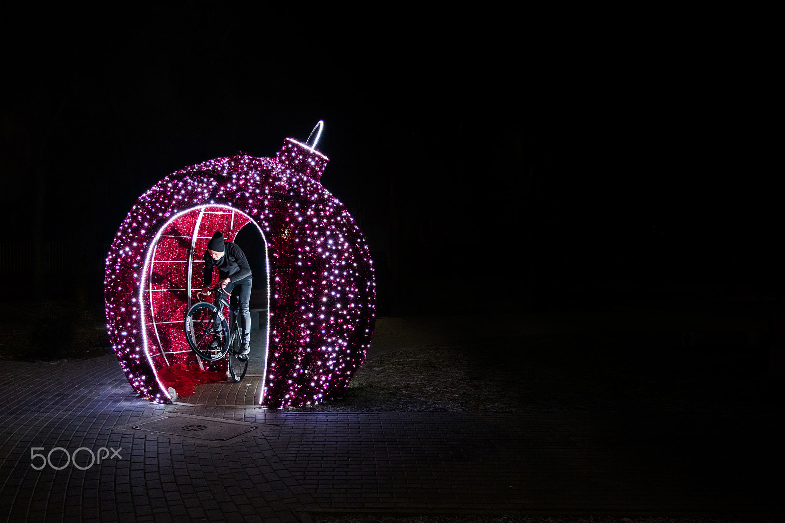 Sigma 18-35mm f/1.8 DC HSM sample photo. Bauble photography