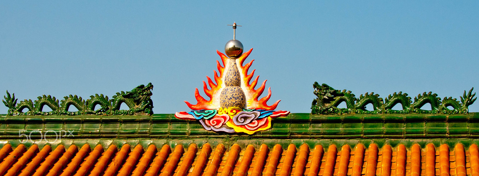 Nikon D300S sample photo. Roof with dragons photography