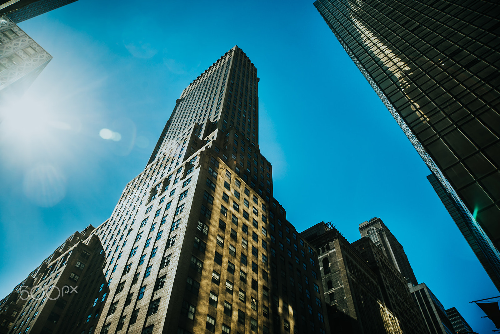 Sony a7S II + Sony 70-400mm F4-5.6 G SSM sample photo. Nyc sunshine in building photography