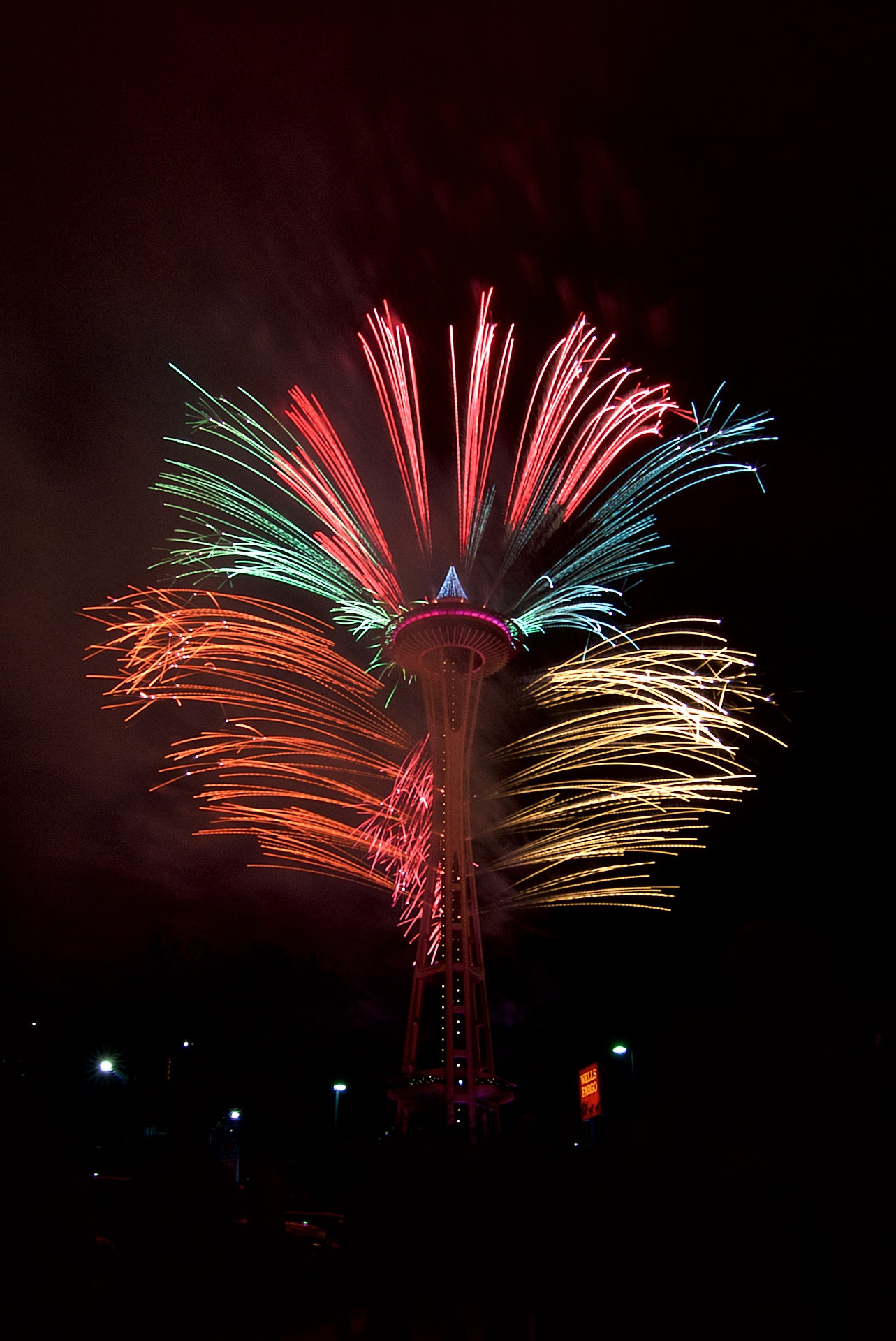 Canon EOS 40D + Tokina AT-X Pro 11-16mm F2.8 DX sample photo. New year eve fireworks at space needle photography