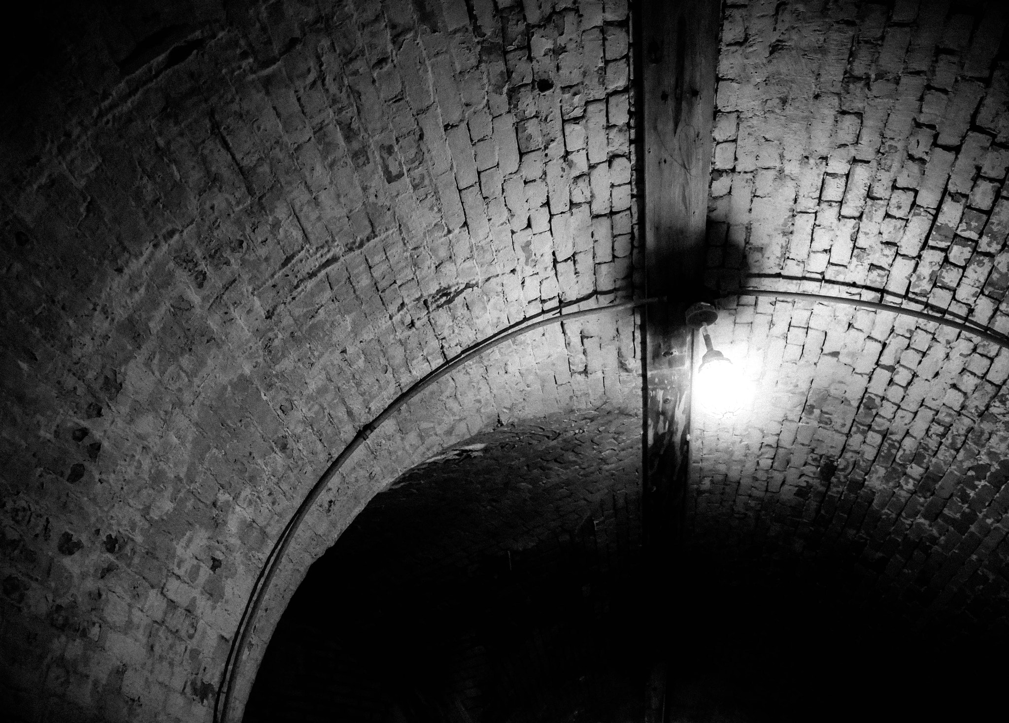 Panasonic Lumix DMC-G7 sample photo. Dark ceiling photography