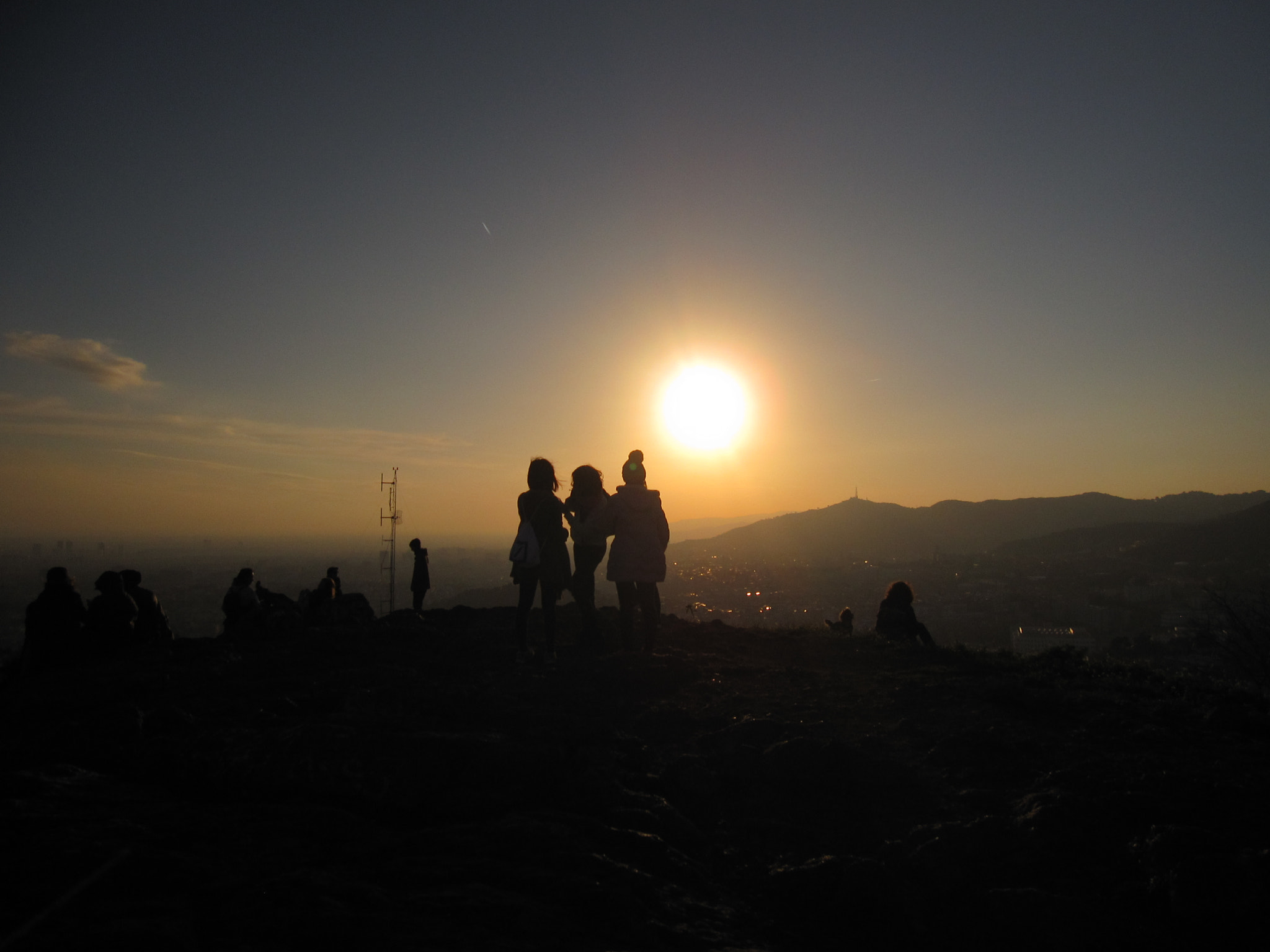 Canon PowerShot SD880 IS (Digital IXUS 870 IS / IXY Digital 920 IS) sample photo. Sunset on top of park guell photography