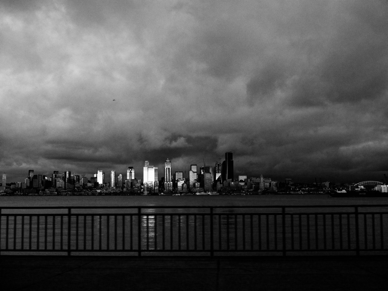 Olympus OM-D E-M5 II + Olympus M.Zuiko Digital 25mm F1.8 sample photo. Seattle (drive by) photography