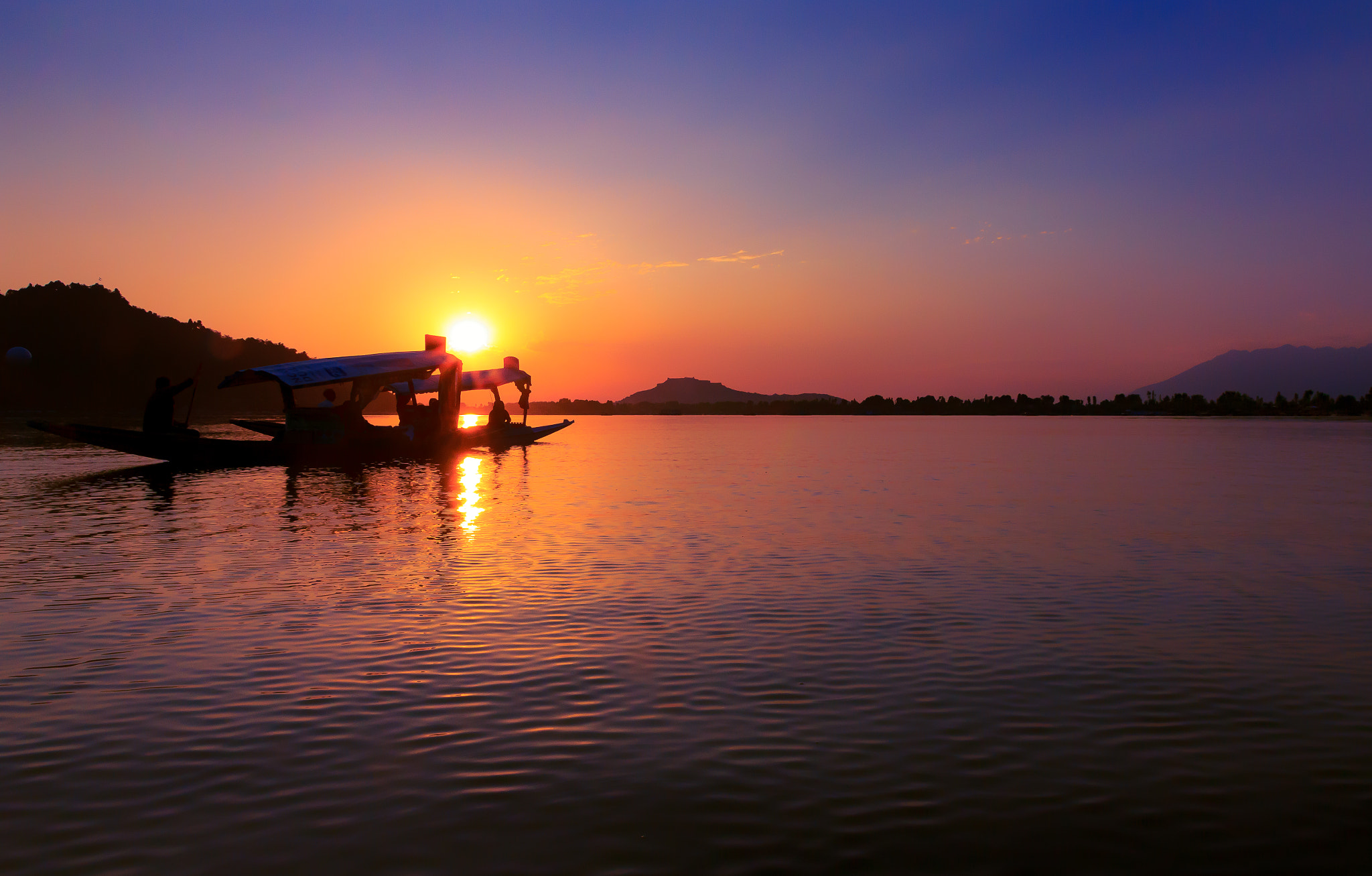 Canon EOS 550D (EOS Rebel T2i / EOS Kiss X4) sample photo. Sunset dal lake photography
