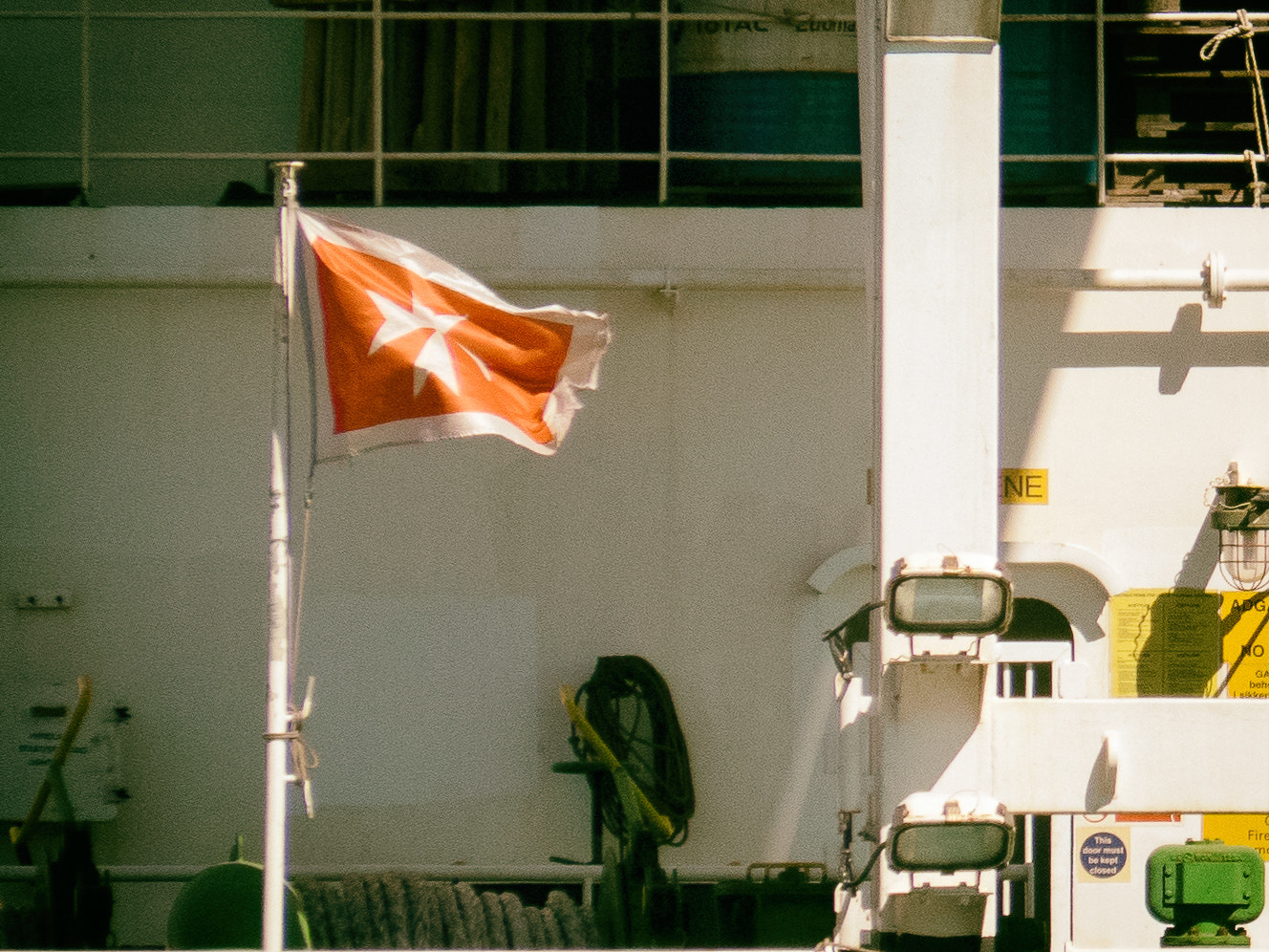 Olympus OM-D E-M1 sample photo. Civil ensign of malta - densa hawk photography