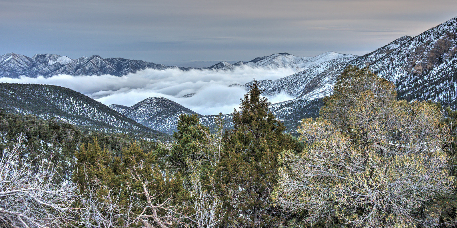 AF Zoom-Nikkor 28-105mm f/3.5-4.5D IF sample photo. Above the clouds photography