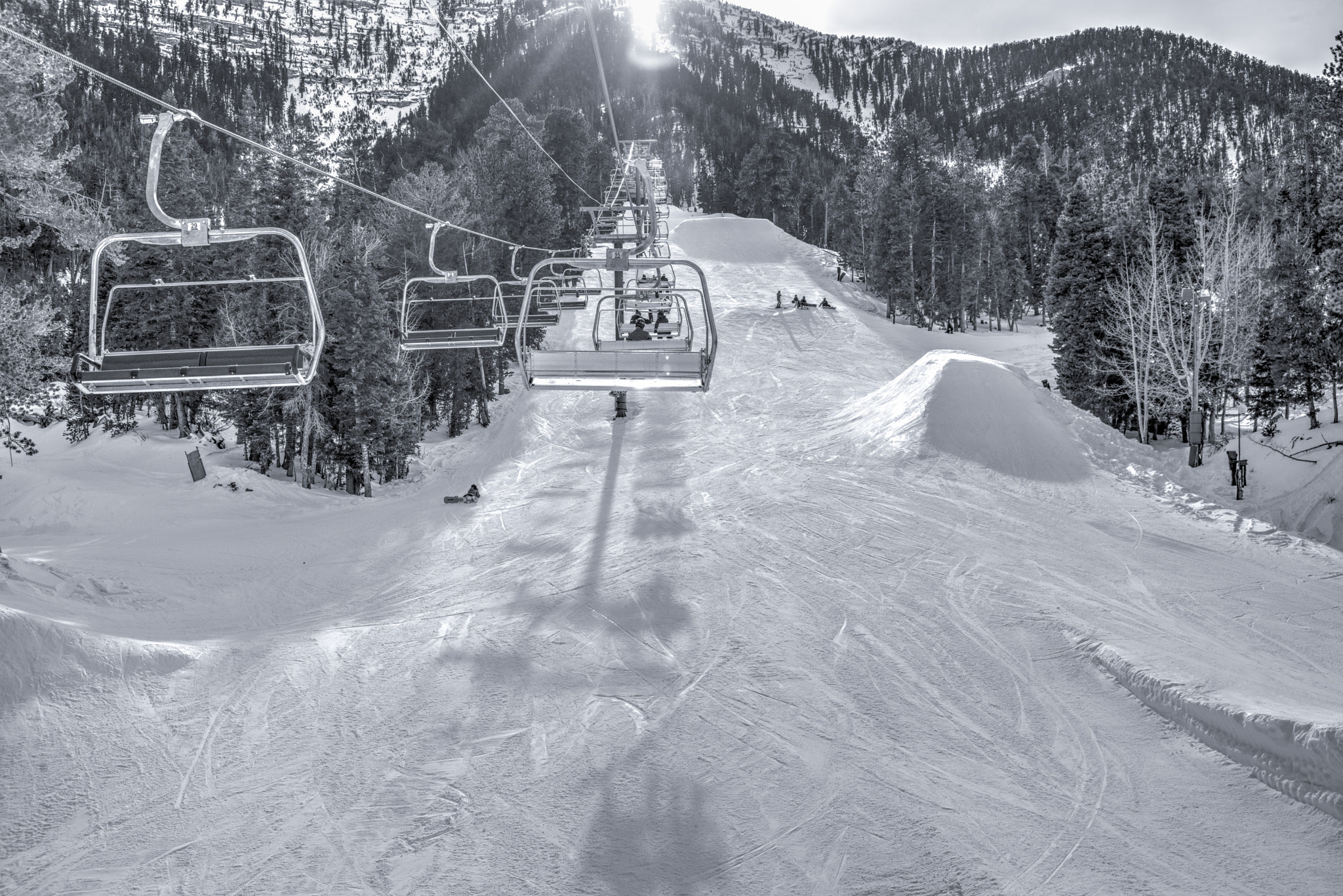 AF Zoom-Nikkor 28-105mm f/3.5-4.5D IF sample photo. Chair lift photography