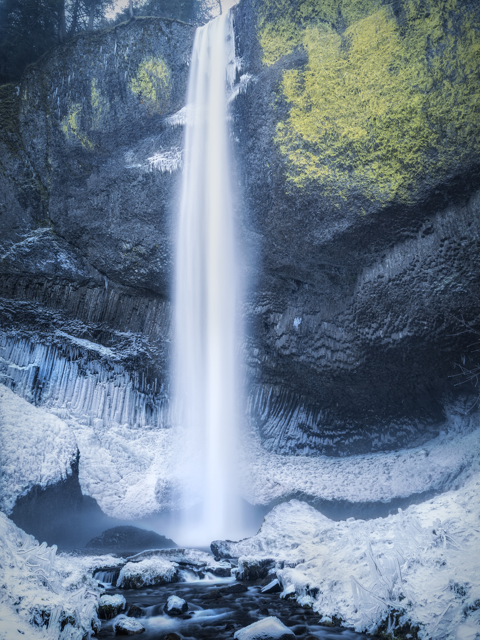 smc PENTAX-FA 645 35mm F3.5 AL [IF] sample photo. Frozen latourell falls photography