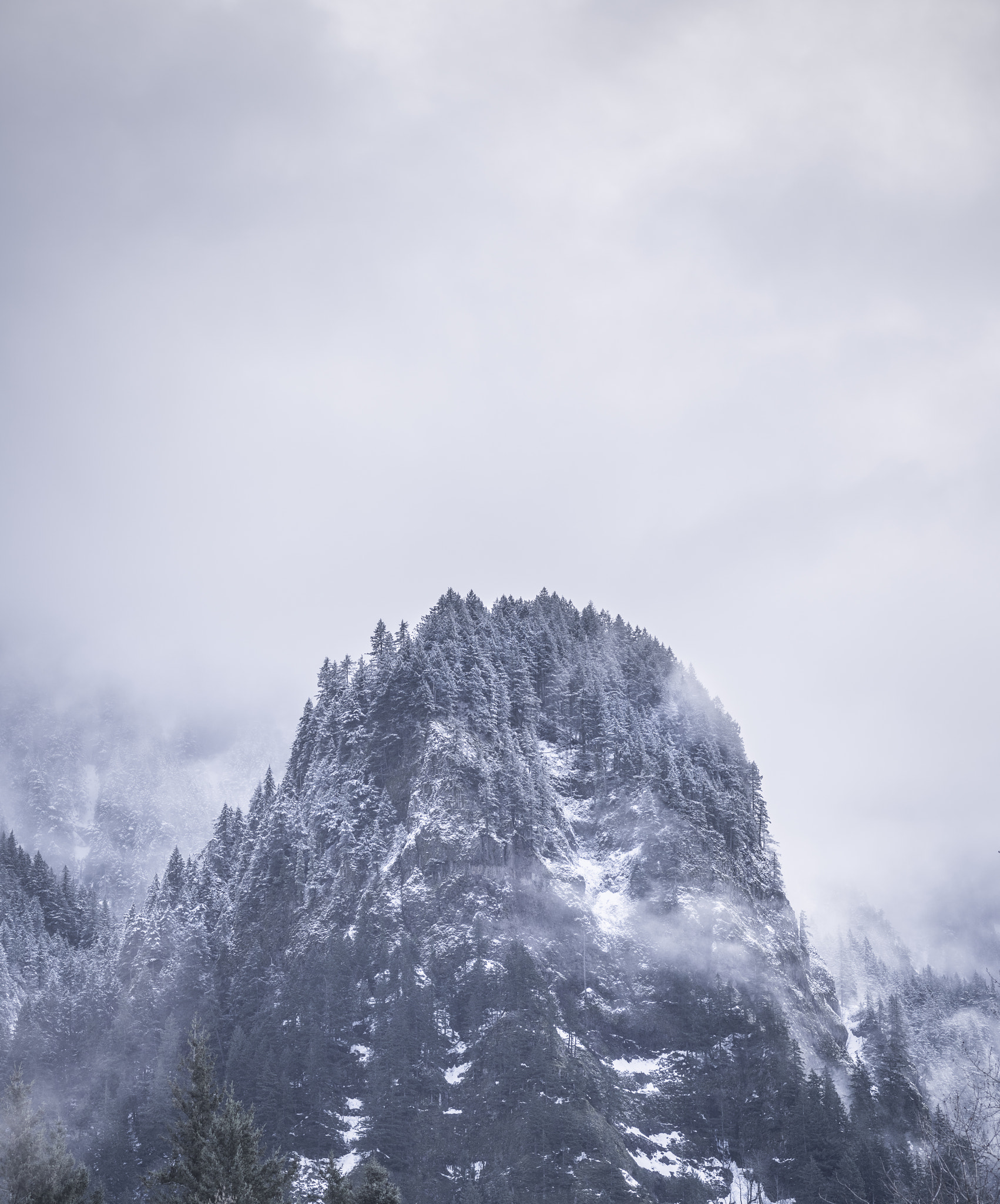 Pentax 645Z + smc PENTAX-FA 645 150mm F2.8 [IF] sample photo. Mountain and sky photography