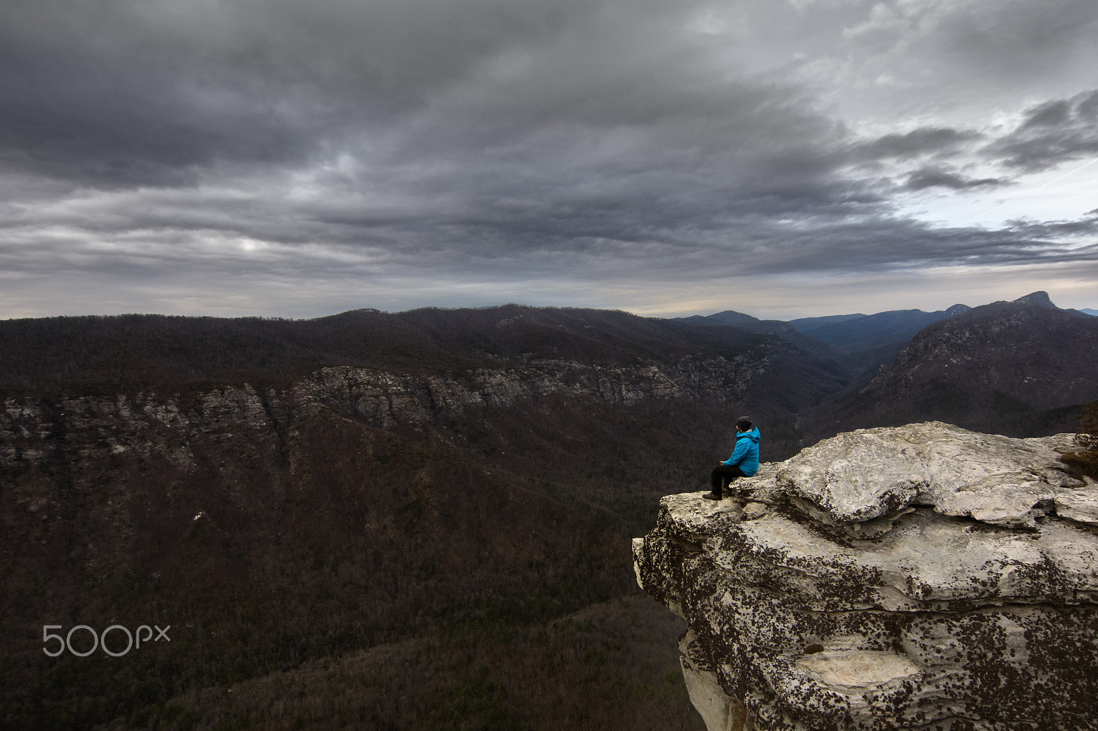 Nikon D7100 + Tokina AT-X 12-28mm F4 Pro DX sample photo. Cliff hanger photography