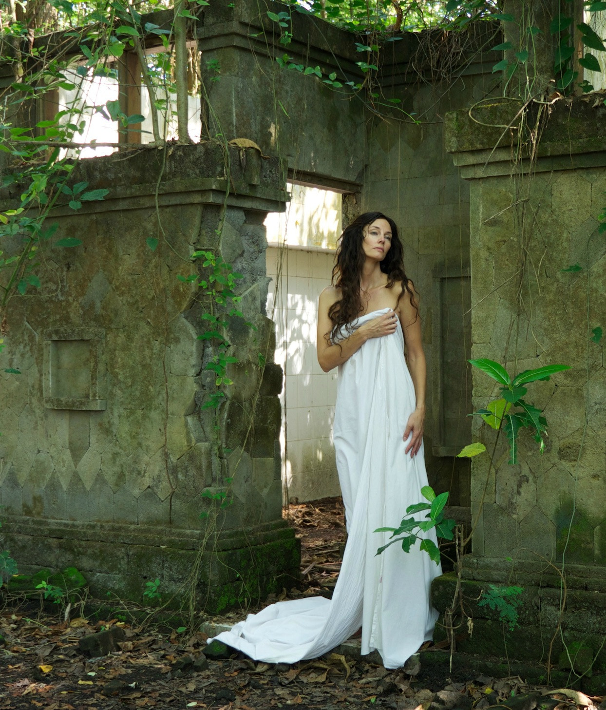 Panasonic Lumix DMC-GH3 sample photo. Out of the ruins photography