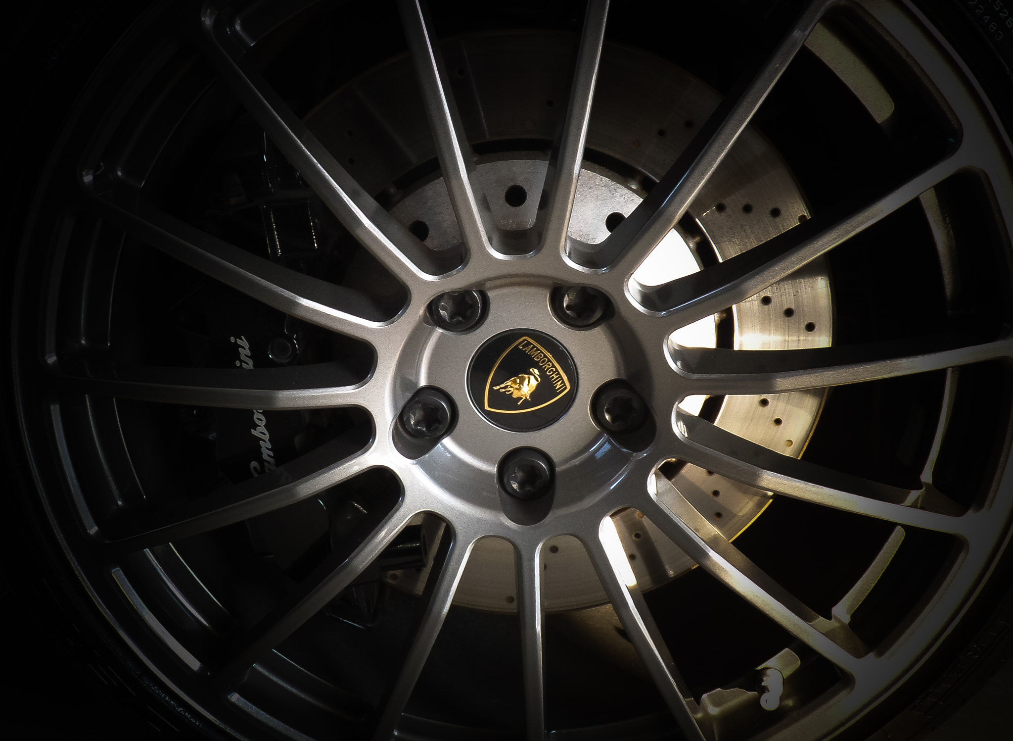 Samsung WB800F sample photo. Lamborghini wheel photography