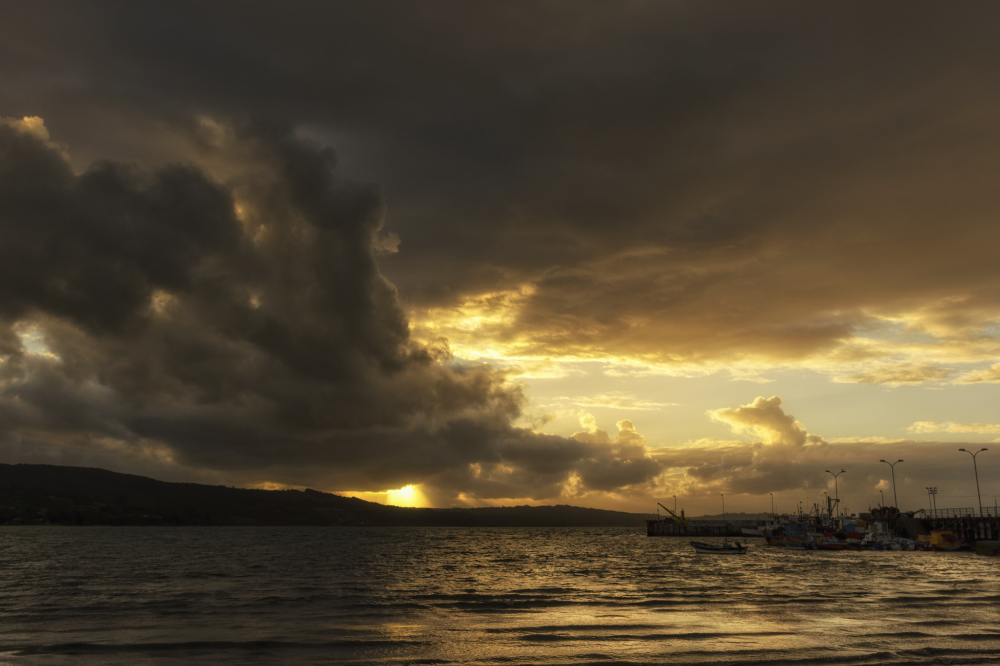 Nikon AF-S Nikkor 20mm F1.8G ED sample photo. Cloudy sky photography