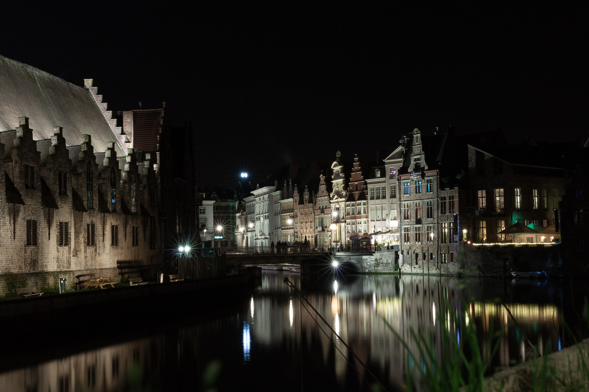 Canon EOS 500D (EOS Rebel T1i / EOS Kiss X3) + Sigma 35mm F1.4 DG HSM Art sample photo. Ghent by night photography