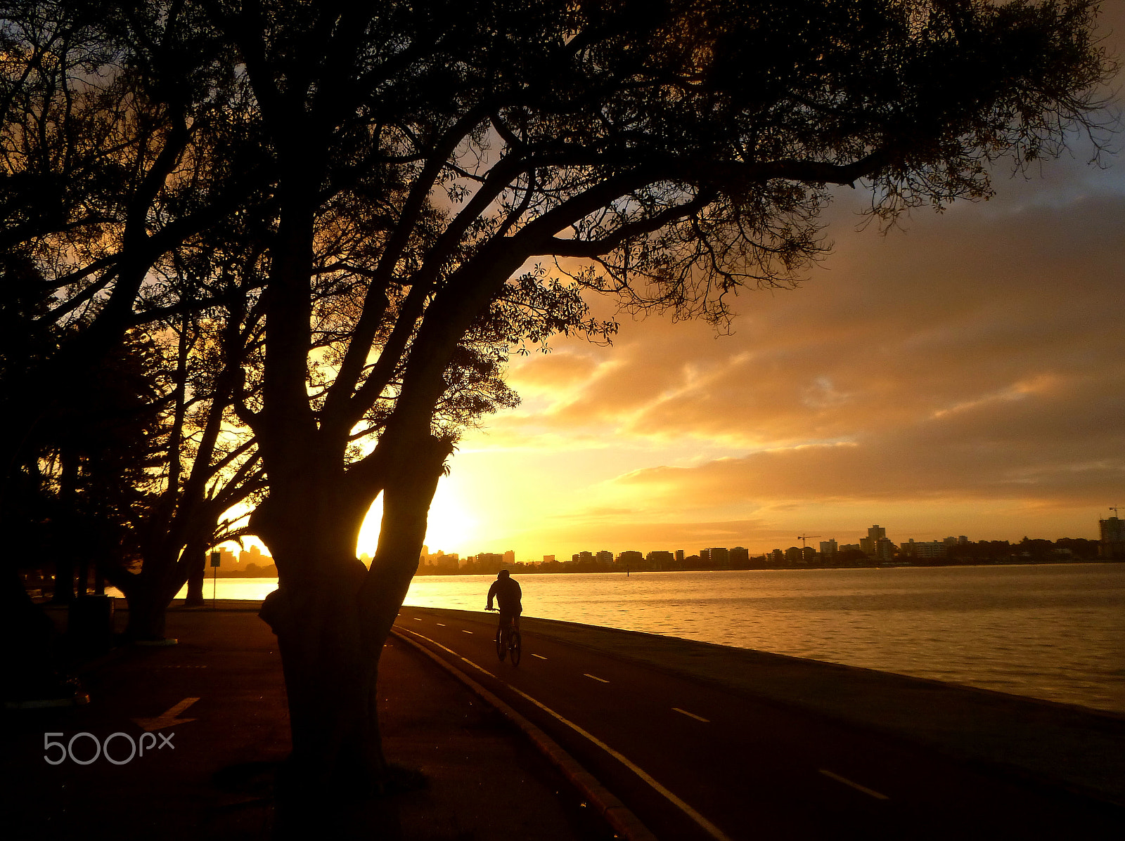 Panasonic DMC-FT20 sample photo. Sunrise commute photography