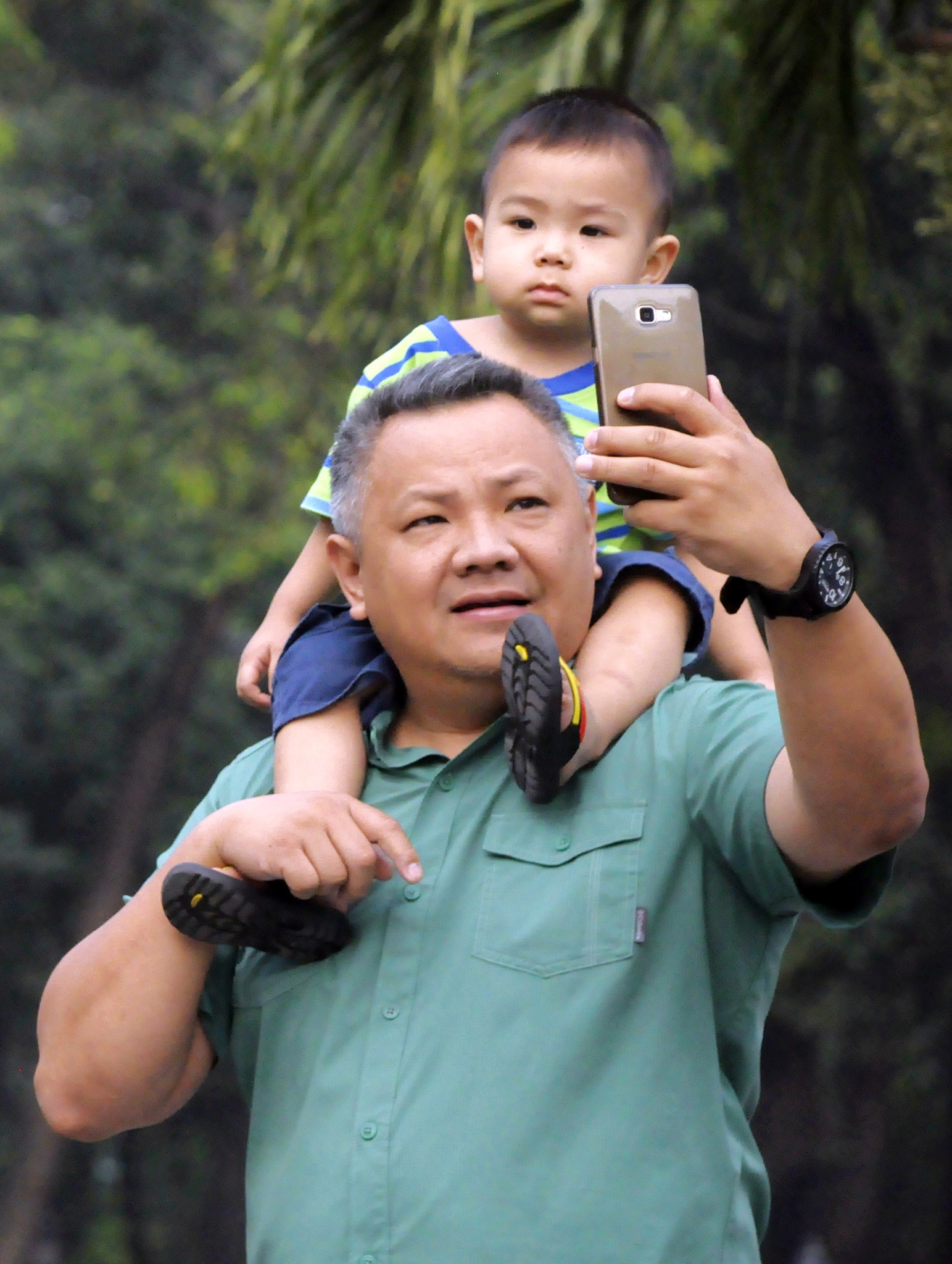 Nikon D5000 sample photo. Selfie photography
