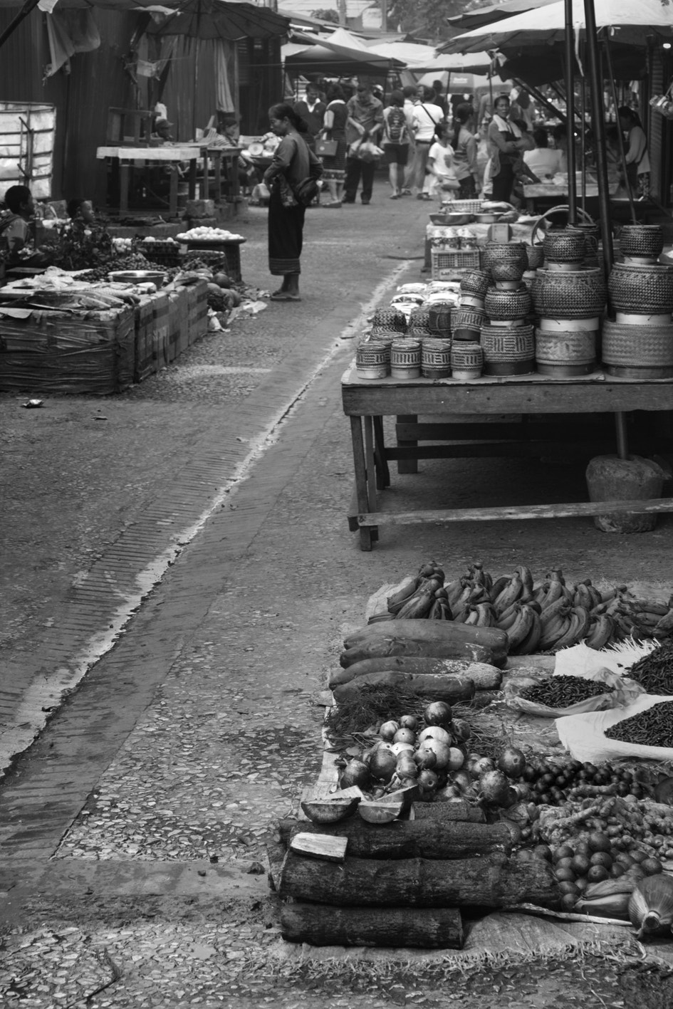 Canon EOS M + Canon EF 40mm F2.8 STM sample photo. Luang prabang, laos photography