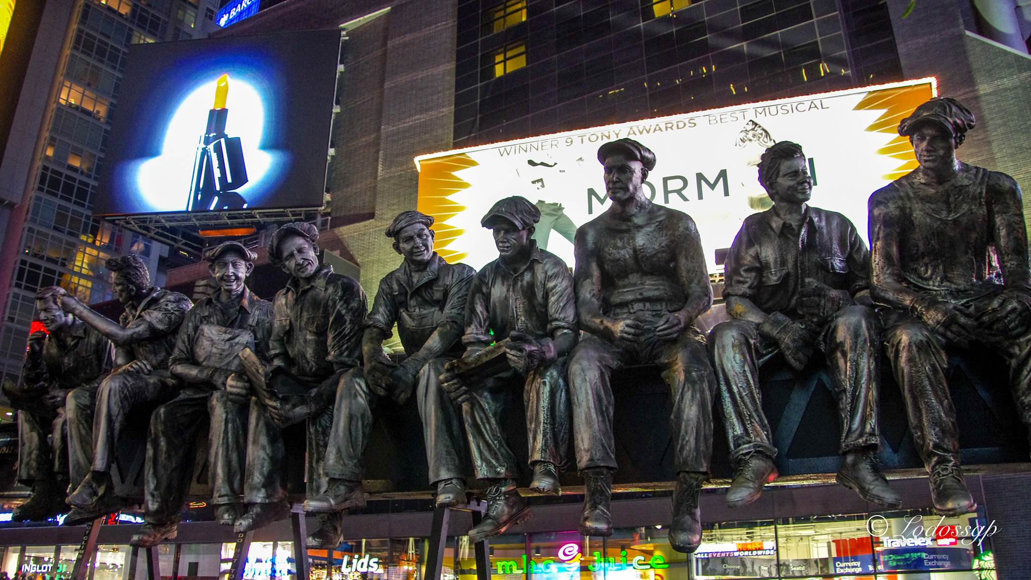 Pentax K-5 sample photo. Nyc workers on times square photography