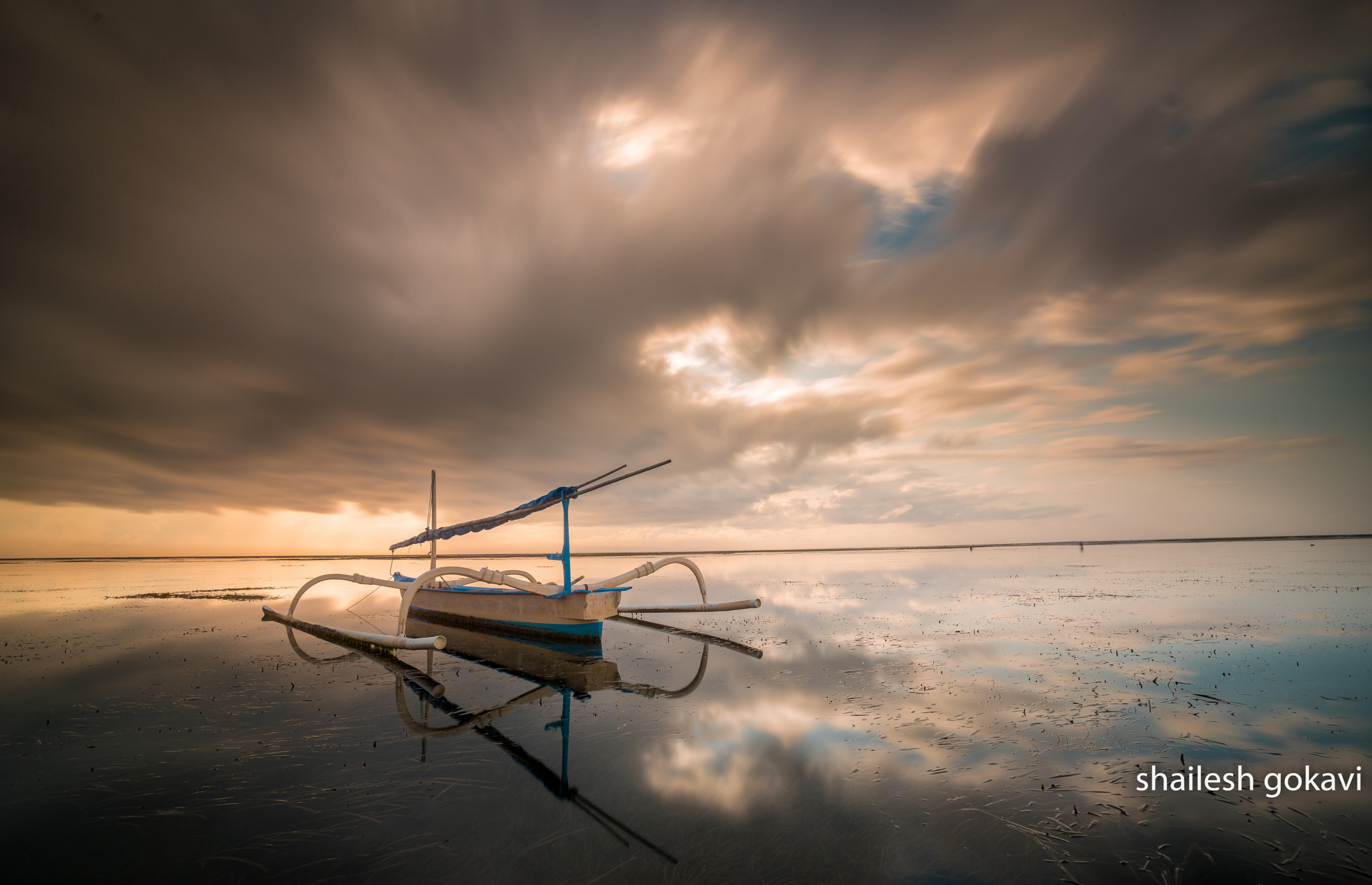 Sigma 17-35mm F2.8-4 EX DG  Aspherical HSM sample photo. Clouds welcome a sunrise.. photography
