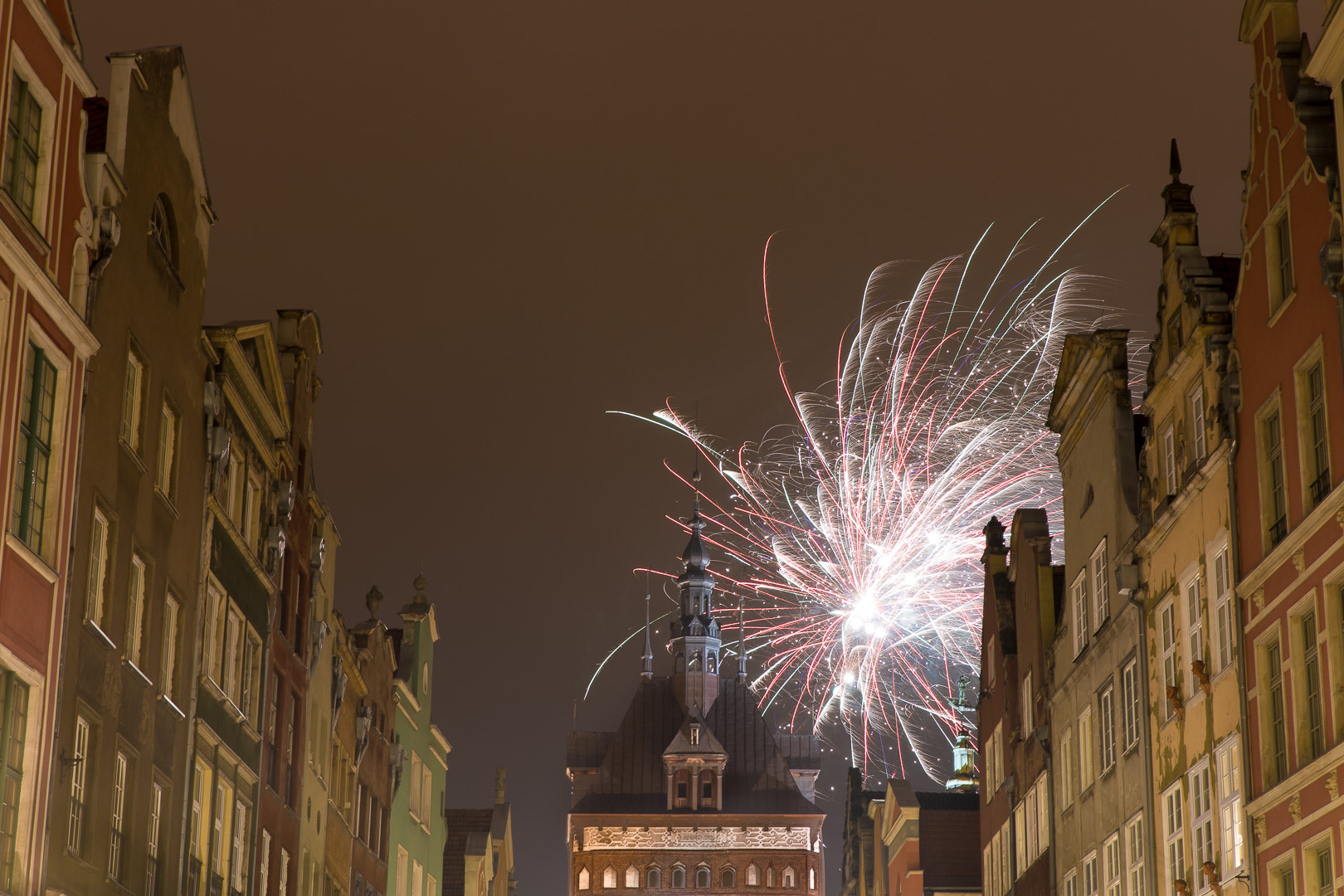 Sigma 24-70mm F2.8 EX DG Macro sample photo. New years eve in gdansk photography