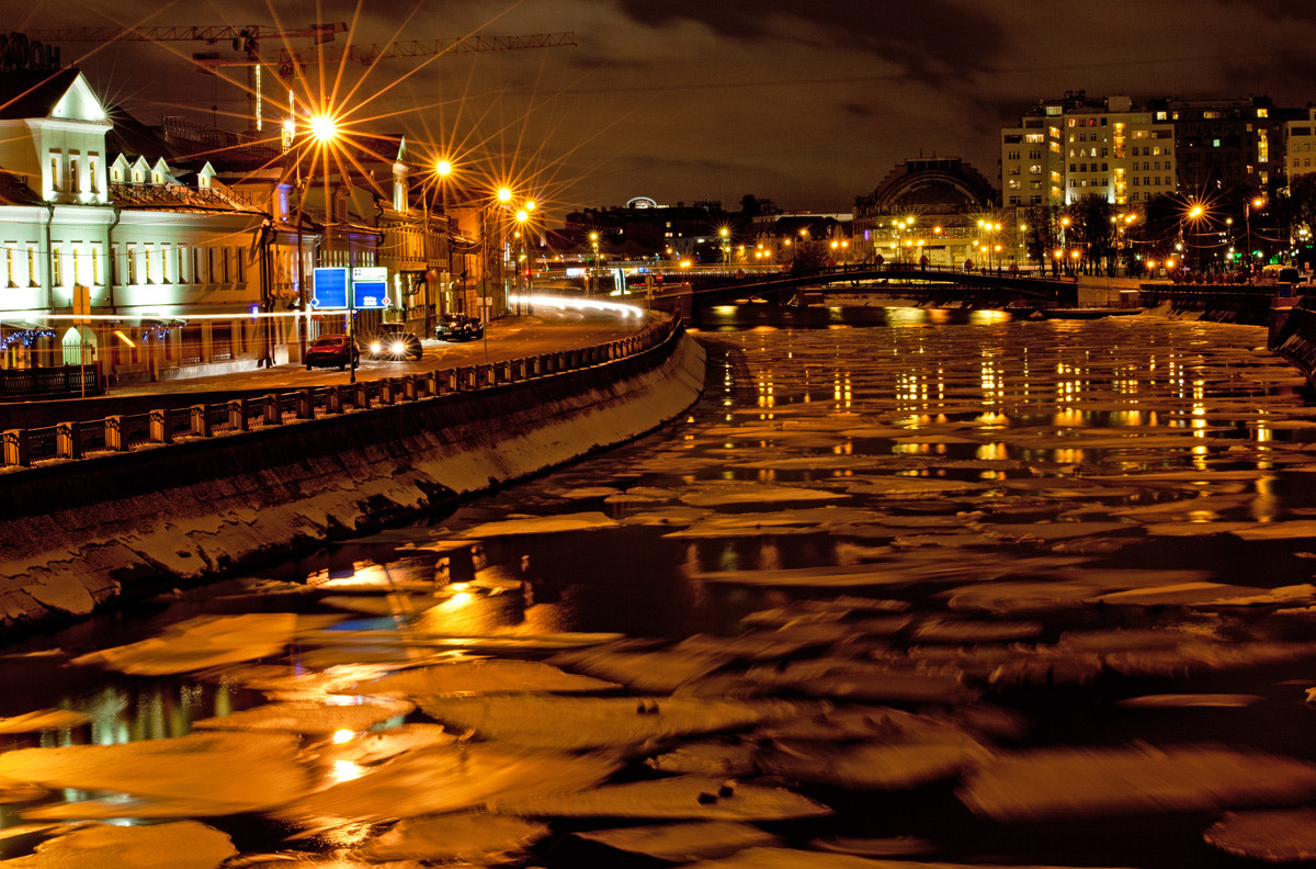 Canon EOS 5D + Sigma 50-200mm F4-5.6 DC OS HSM sample photo. Ice river night moscow photography