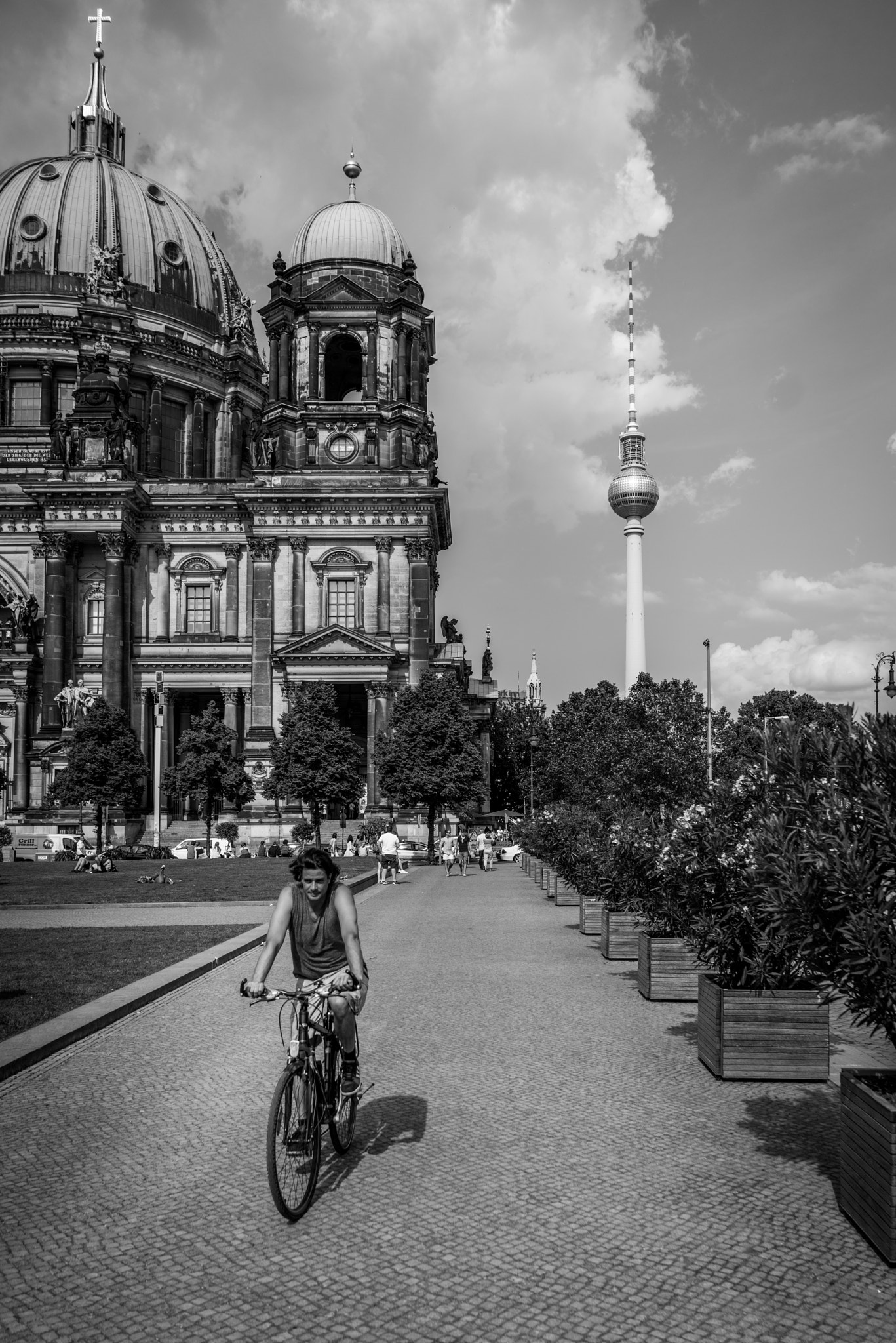 Sony a7R + Sony FE 28mm F2 sample photo. Just another bike photography