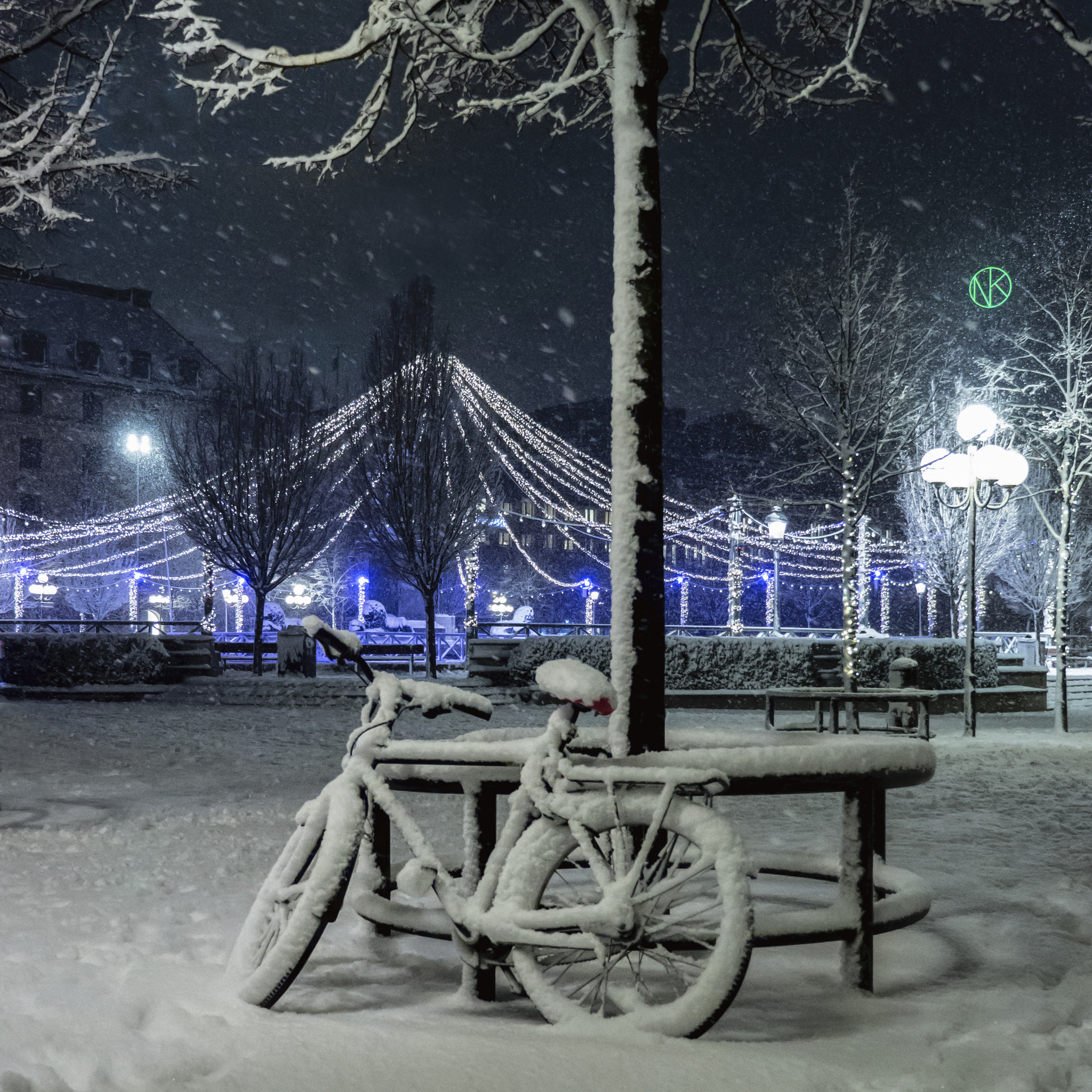 Panasonic Lumix DMC-GH3 sample photo. Snow in kungsträdgården photography