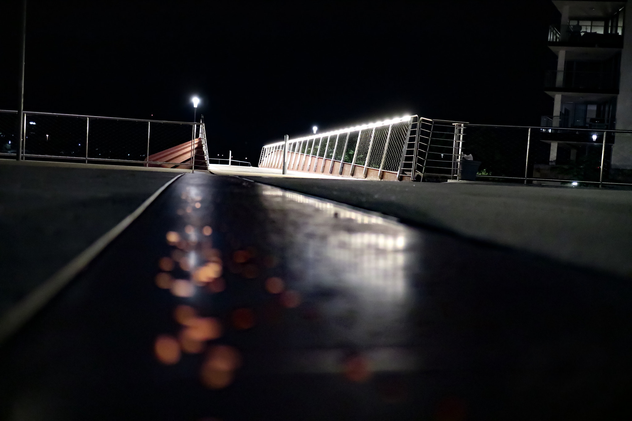 Canon EOS M3 + Canon EF-M 22mm F2 STM sample photo. Floor photography