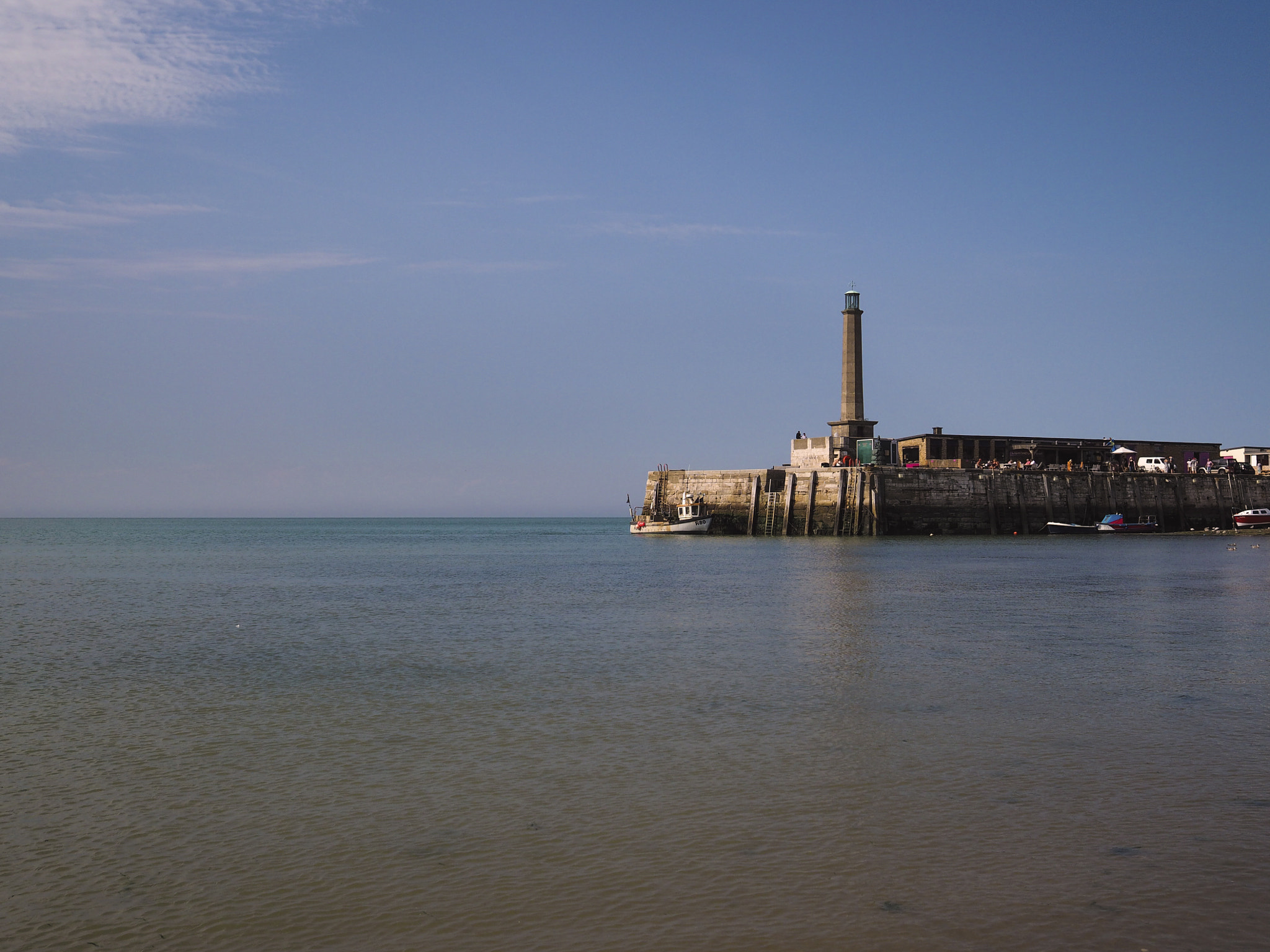 Olympus OM-D E-M10 + Olympus M.Zuiko Digital 17mm F1.8 sample photo. Margate pier photography