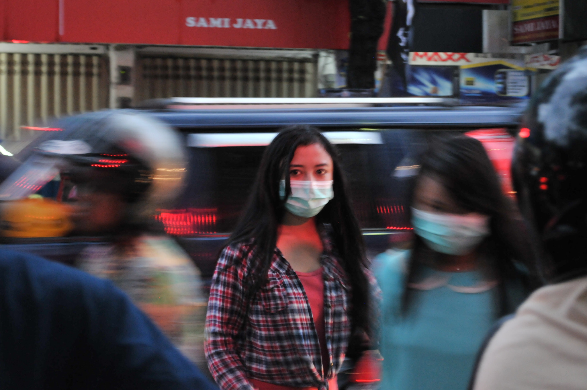 Nikon D300S sample photo. Waiting for crossing photography