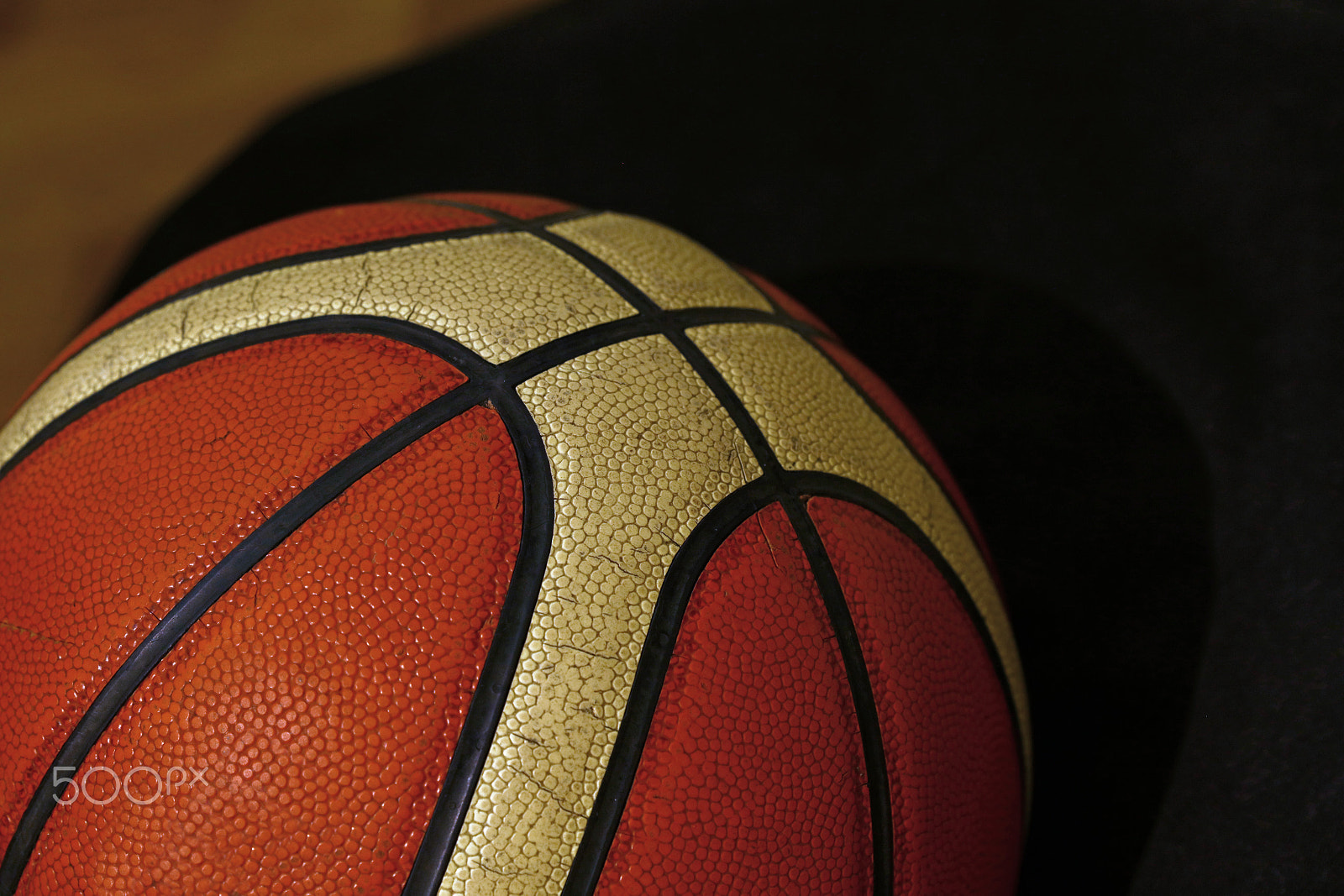 Canon EOS 5DS sample photo. Old vintage classic basketball ball on the floor photography