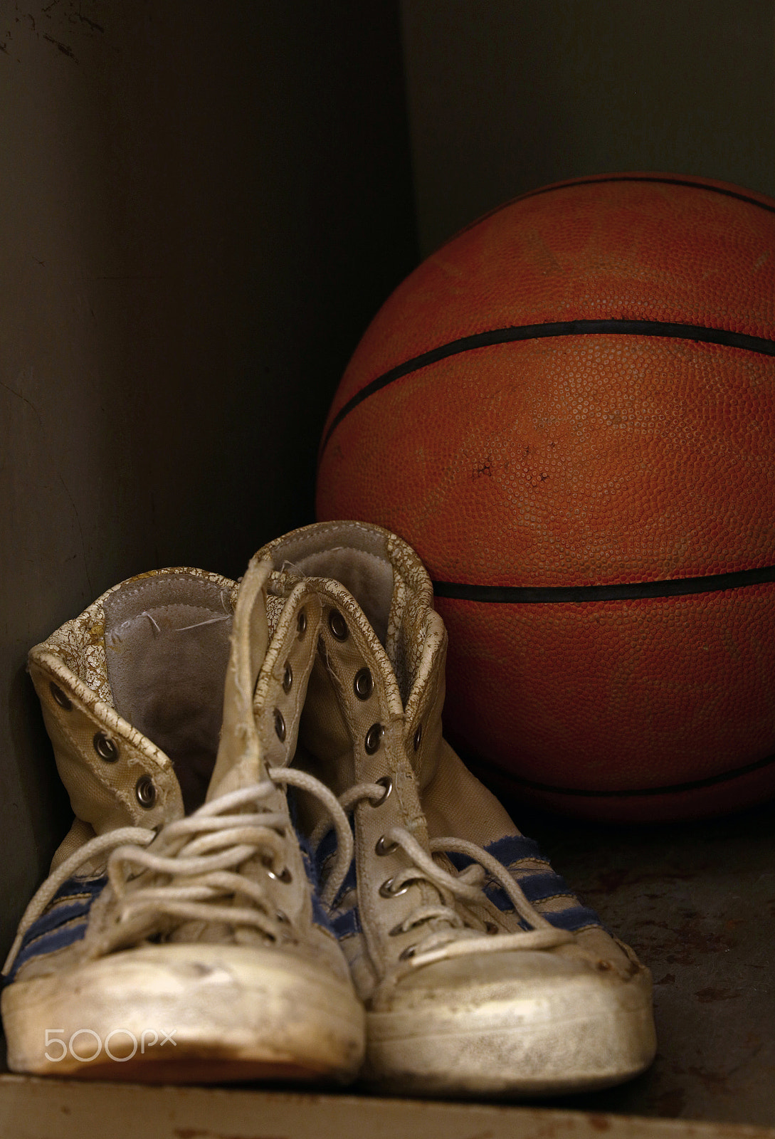 Canon EOS 5DS sample photo. Old vintage basketball ball and shoes photography