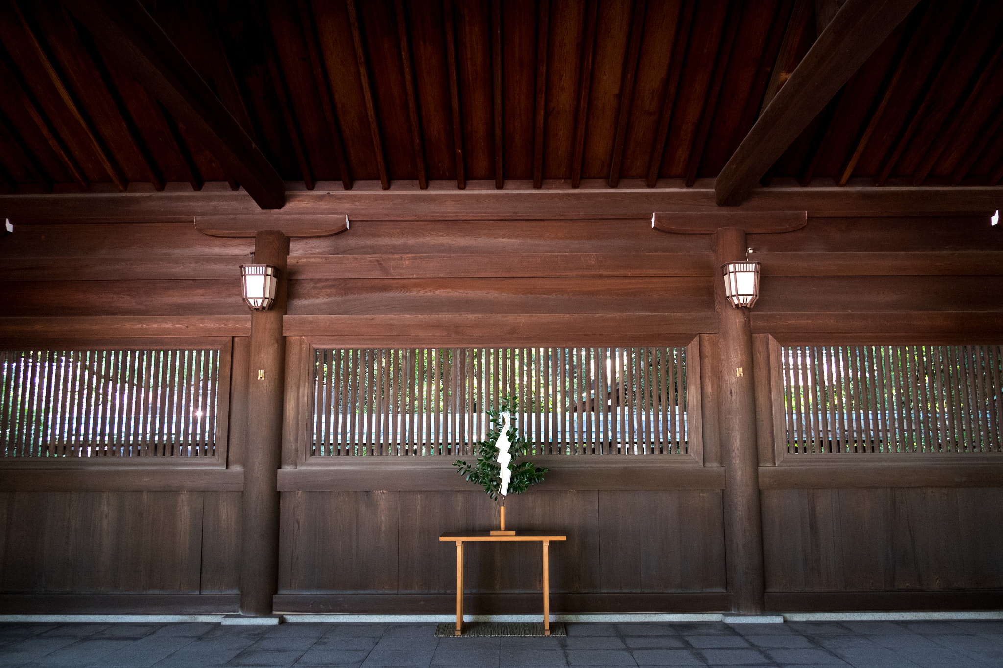 Fujifilm X-T10 + Fujifilm XF 18mm F2 R sample photo. Minimalistic shrine photography