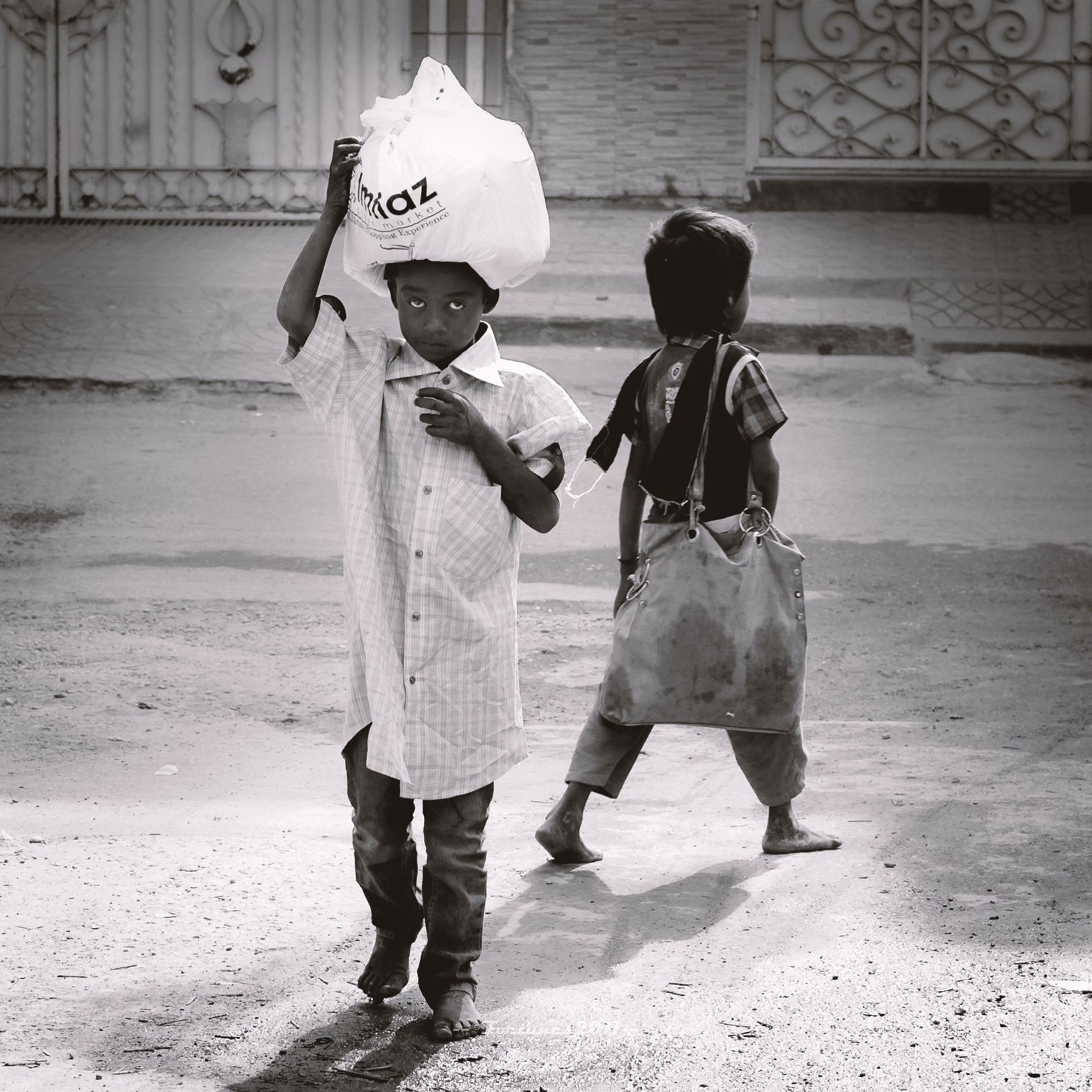 Nikon D80 sample photo. Begging childhood photography