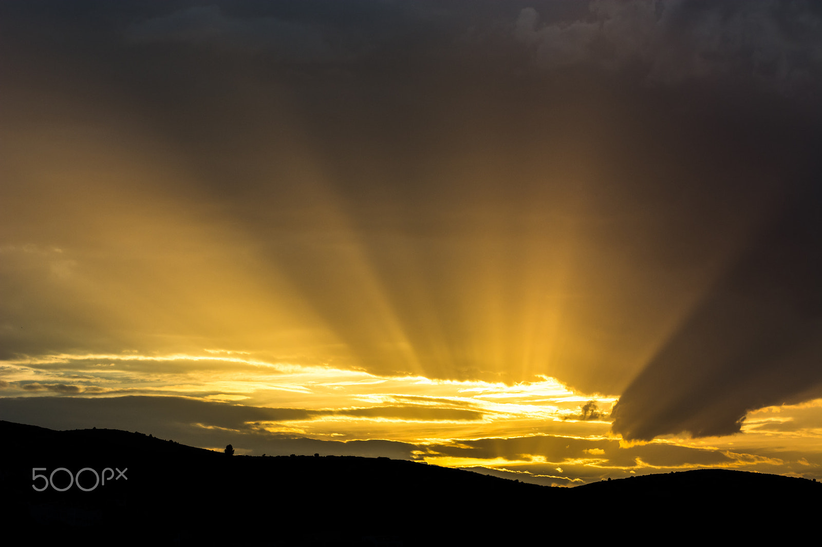 Nikon AF-S Nikkor 70-200mm F4G ED VR sample photo. Inspirational rays photography