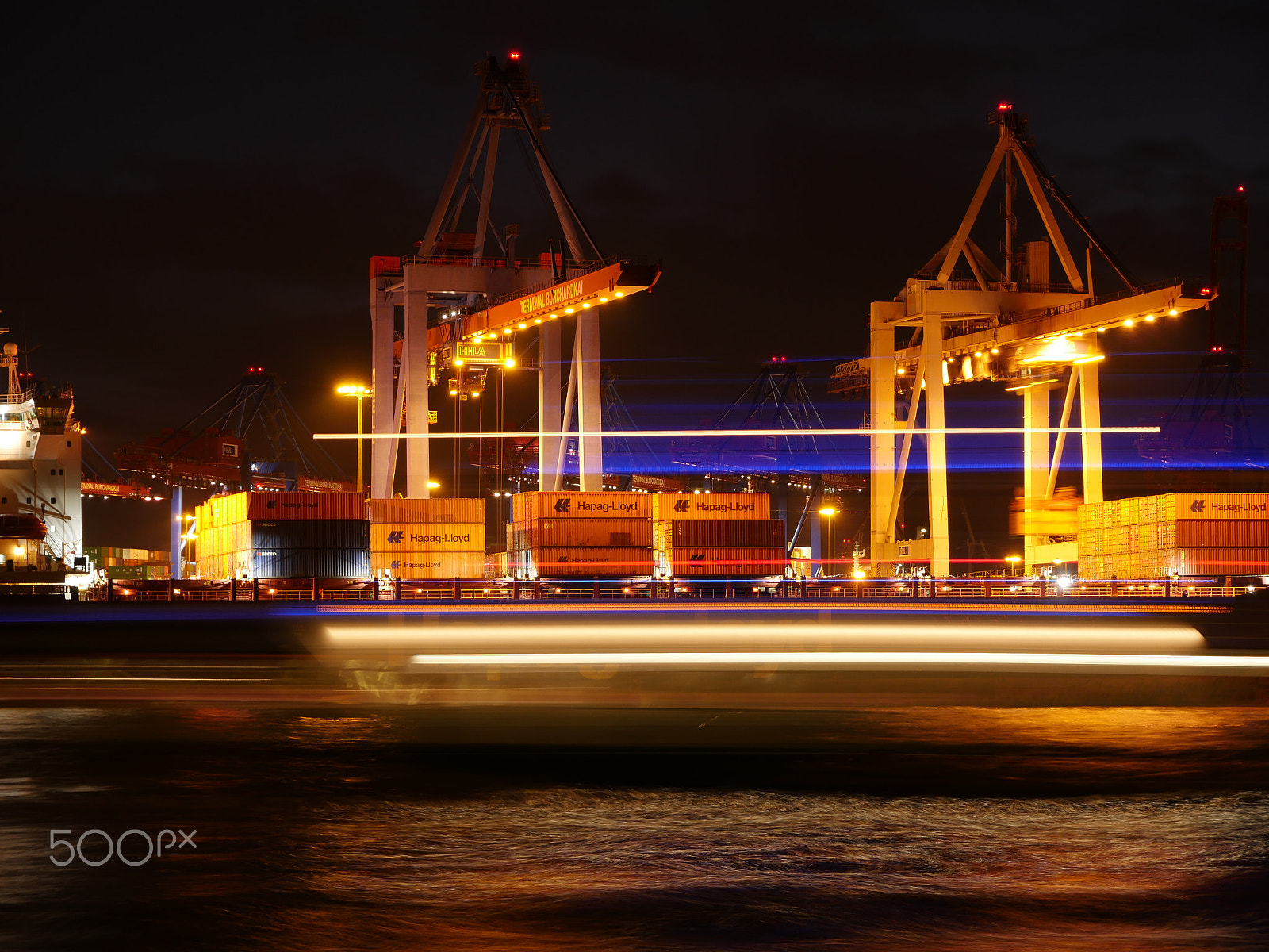 LUMIX G VARIO 12-60/F3.5-5.6 sample photo. Container in shape photography