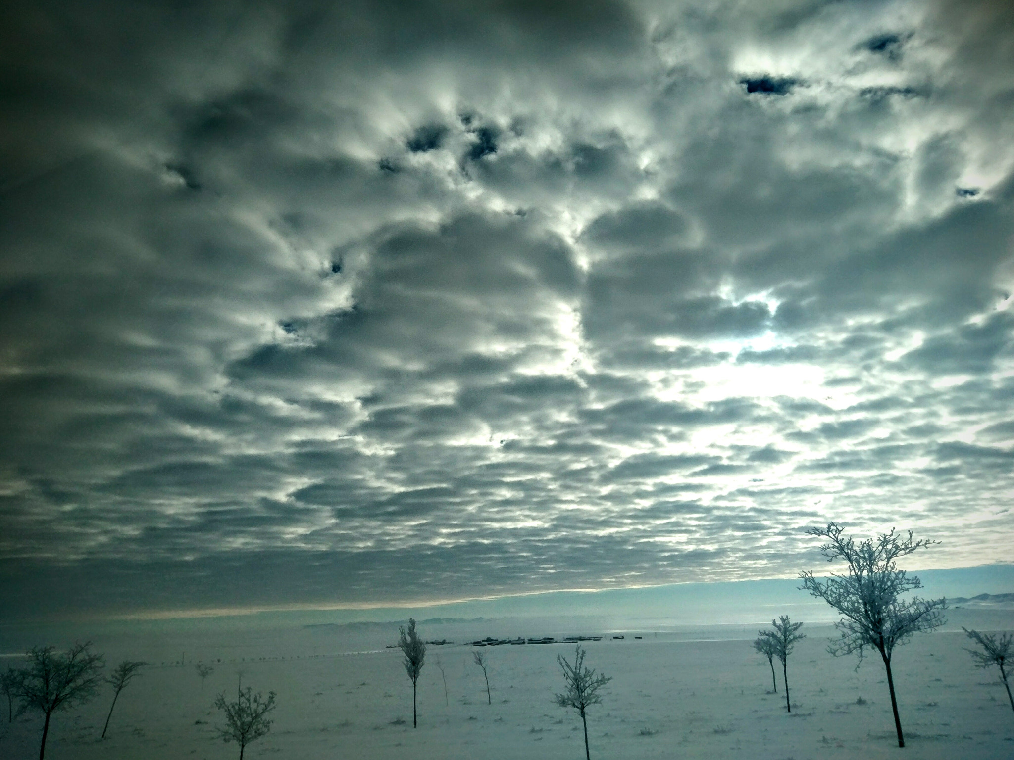 HTC M10 sample photo. Snow with sun photography