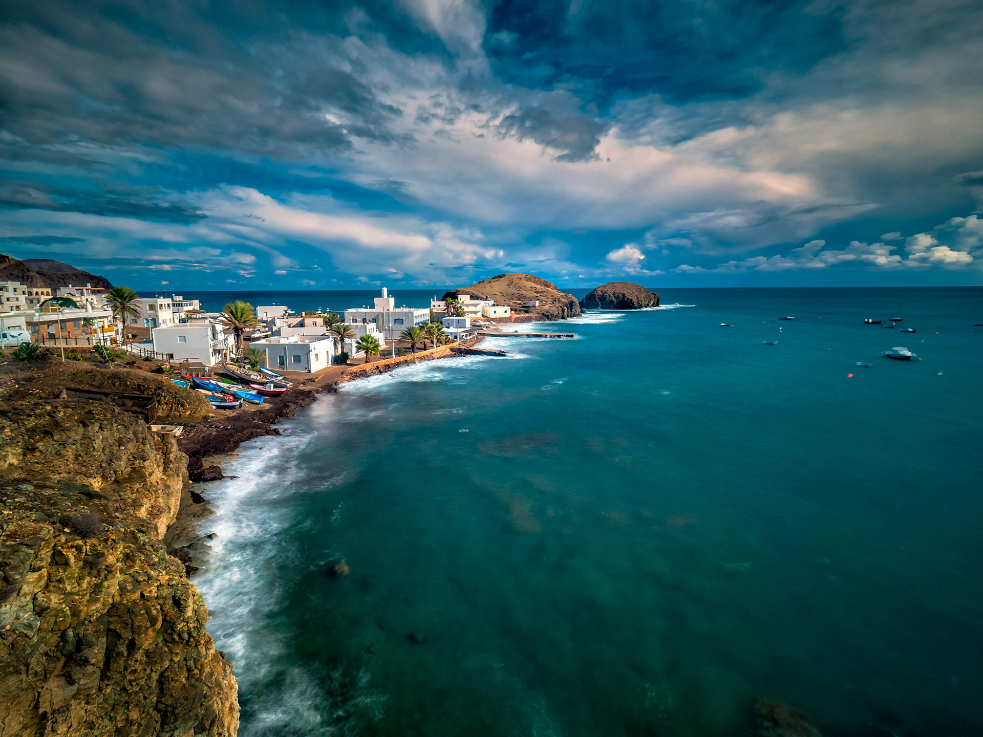 Olympus OM-D E-M5 II + Olympus M.Zuiko Digital ED 7-14mm F2.8 PRO sample photo. Isleta del moro photography