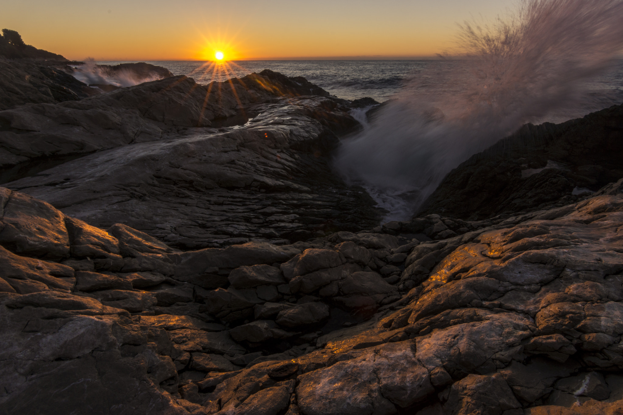 Sony SLT-A77 + 20mm F2.8 sample photo. Earth, wind & fire photography