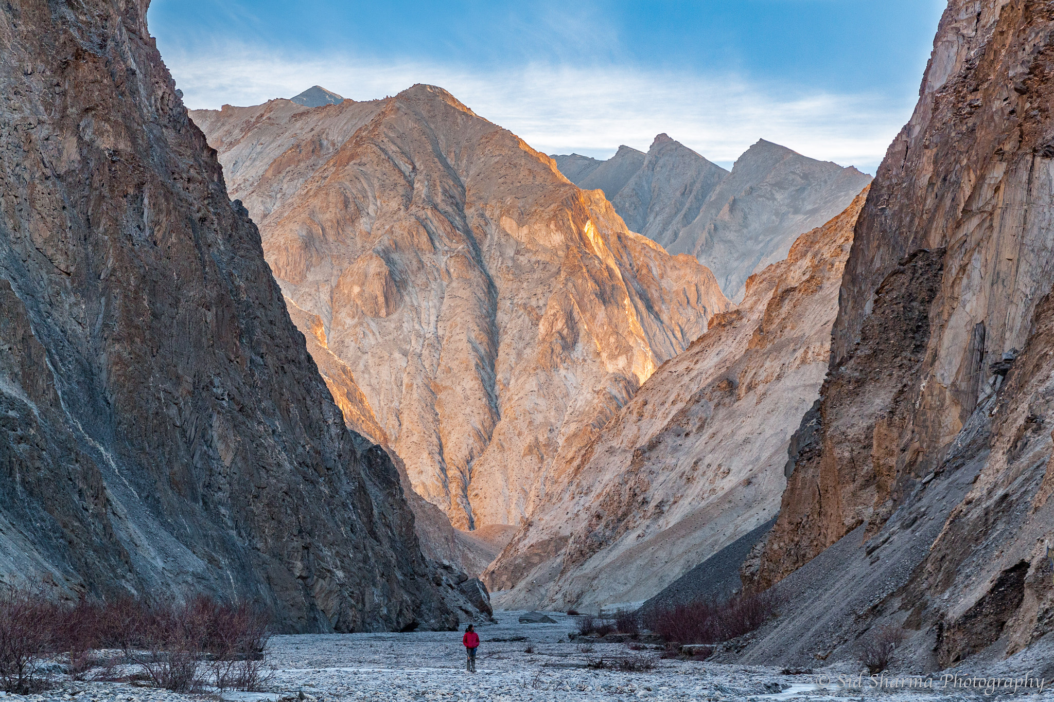 Canon EOS 500D (EOS Rebel T1i / EOS Kiss X3) sample photo. Valley in the zanskar range photography