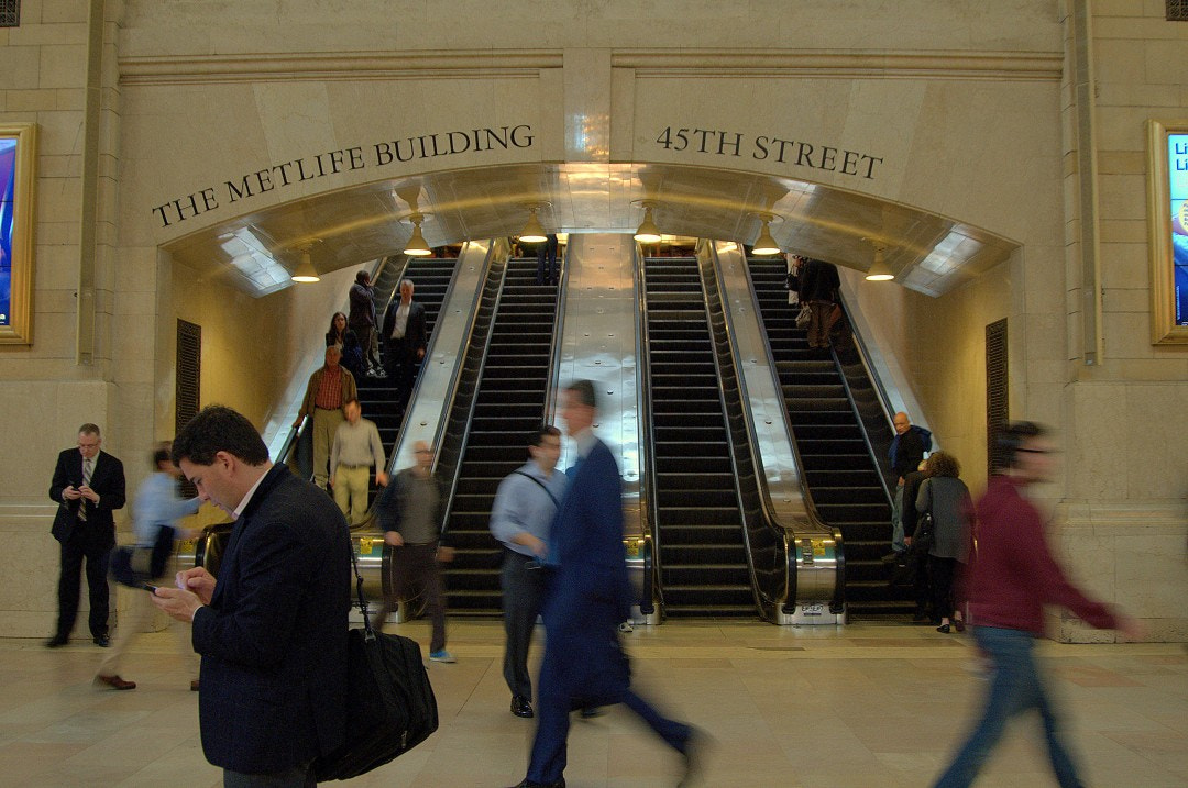 Nikon D300 sample photo. Rush hour at grand central station photography