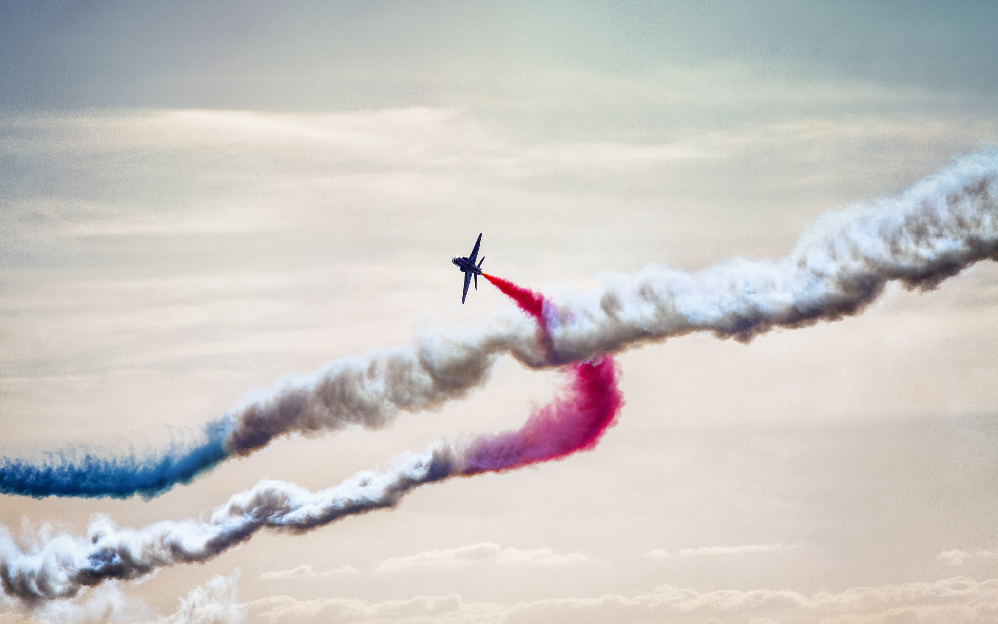 Canon EOS 50D + Canon EF 70-200mm F4L USM sample photo. Red arrows at the duxford airshow 2016 001 photography