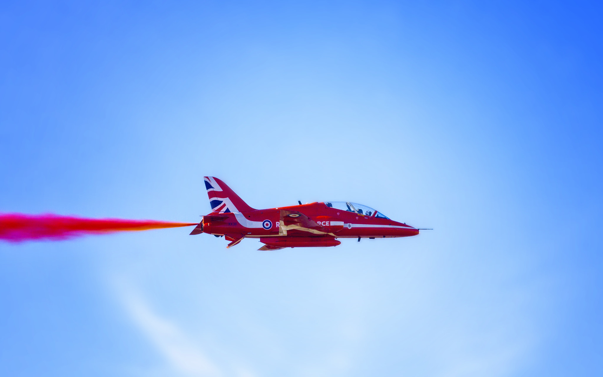 Canon EOS 50D + Canon EF 70-200mm F4L USM sample photo. Red arrows at the duxford airshow 2016 008 photography