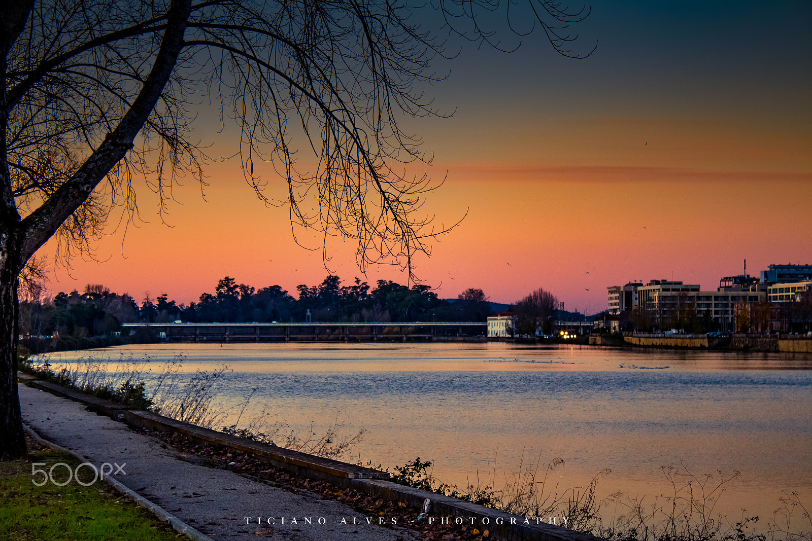 Canon EF-S 18-55mm F3.5-5.6 III sample photo. Sunset in mondego river photography